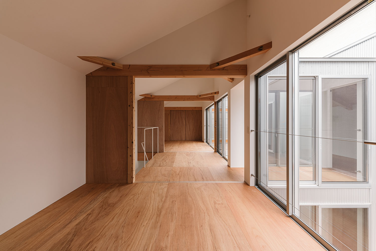 注文住宅・寝室・木のぬくもり・引き戸・大きな窓のある・開放感のある 注文住宅・デザイン住宅建築実例_『CASE724 橿原の家』_寝室