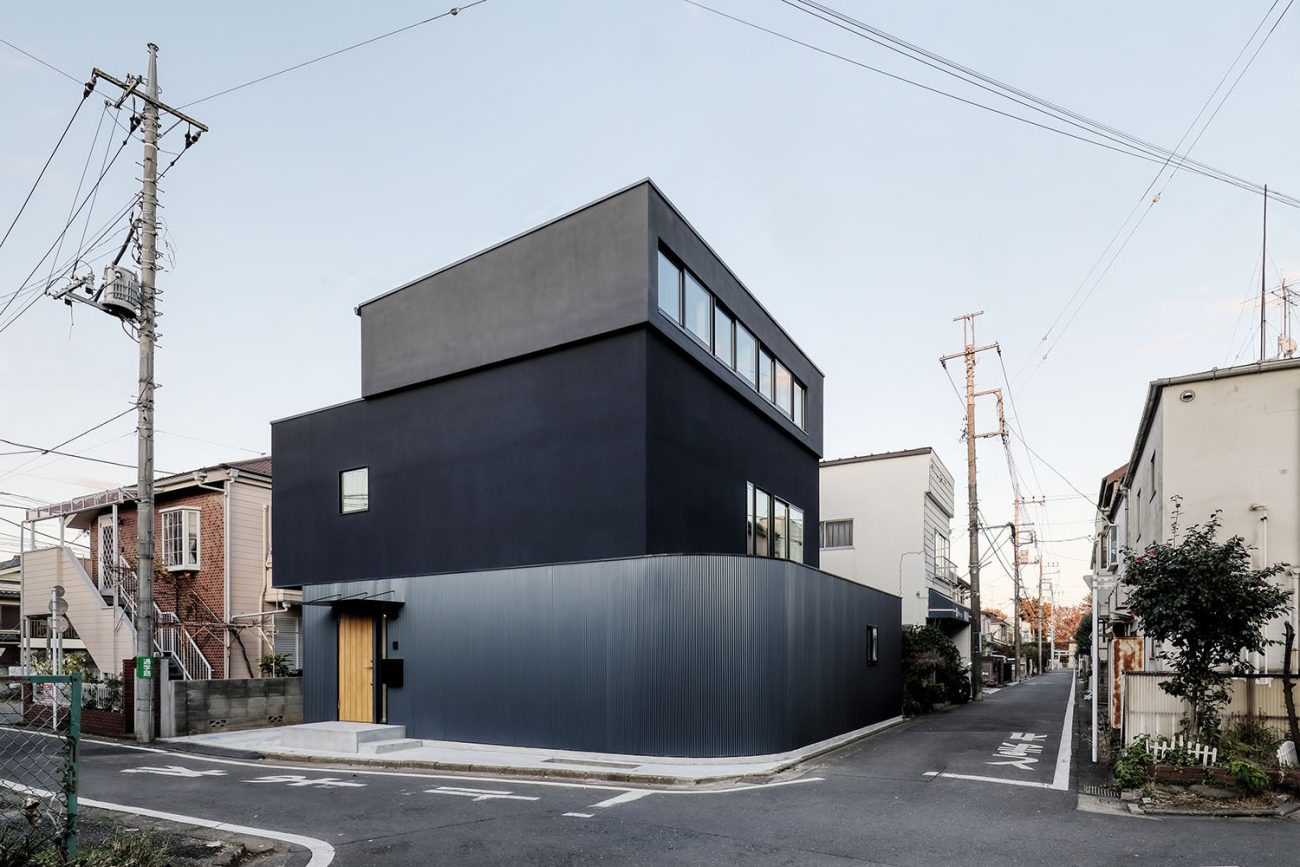 注文住宅『CASE725 間隙・三層の家』の建築実例・施⼯例の写真・建物外観全体 注文住宅・デザイン住宅建築実例_『CASE725 間隙・三層の家』_外観