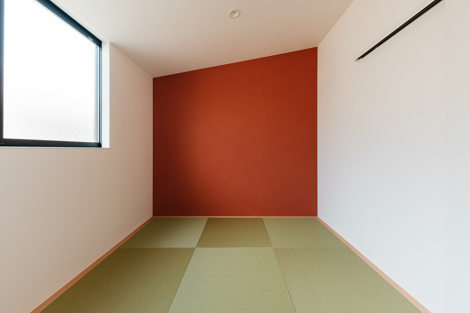 注文住宅・和室・琉球畳・アクセントクロス・和モダン 注文住宅・デザイン住宅建築実例_『CASE726 格子戸の家』_和室
