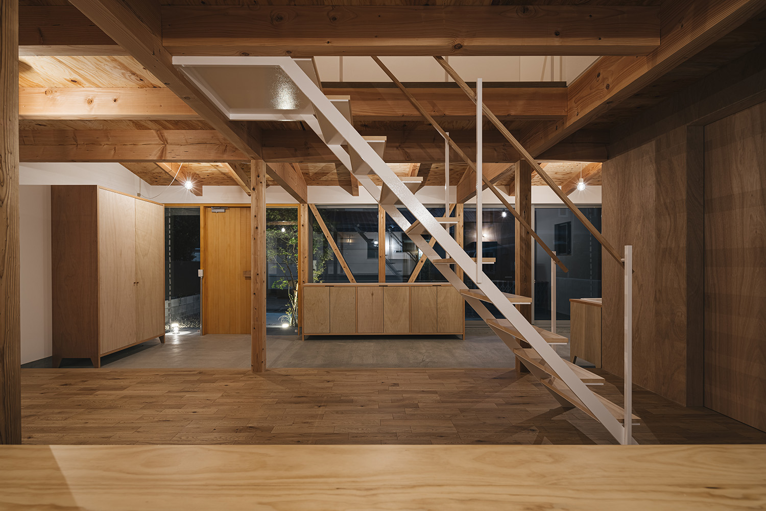 注文住宅・LDK・土間・木の温もり・リビングイン階段 注文住宅・デザイン住宅建築実例_『CASE729 伏見の家』_LDK