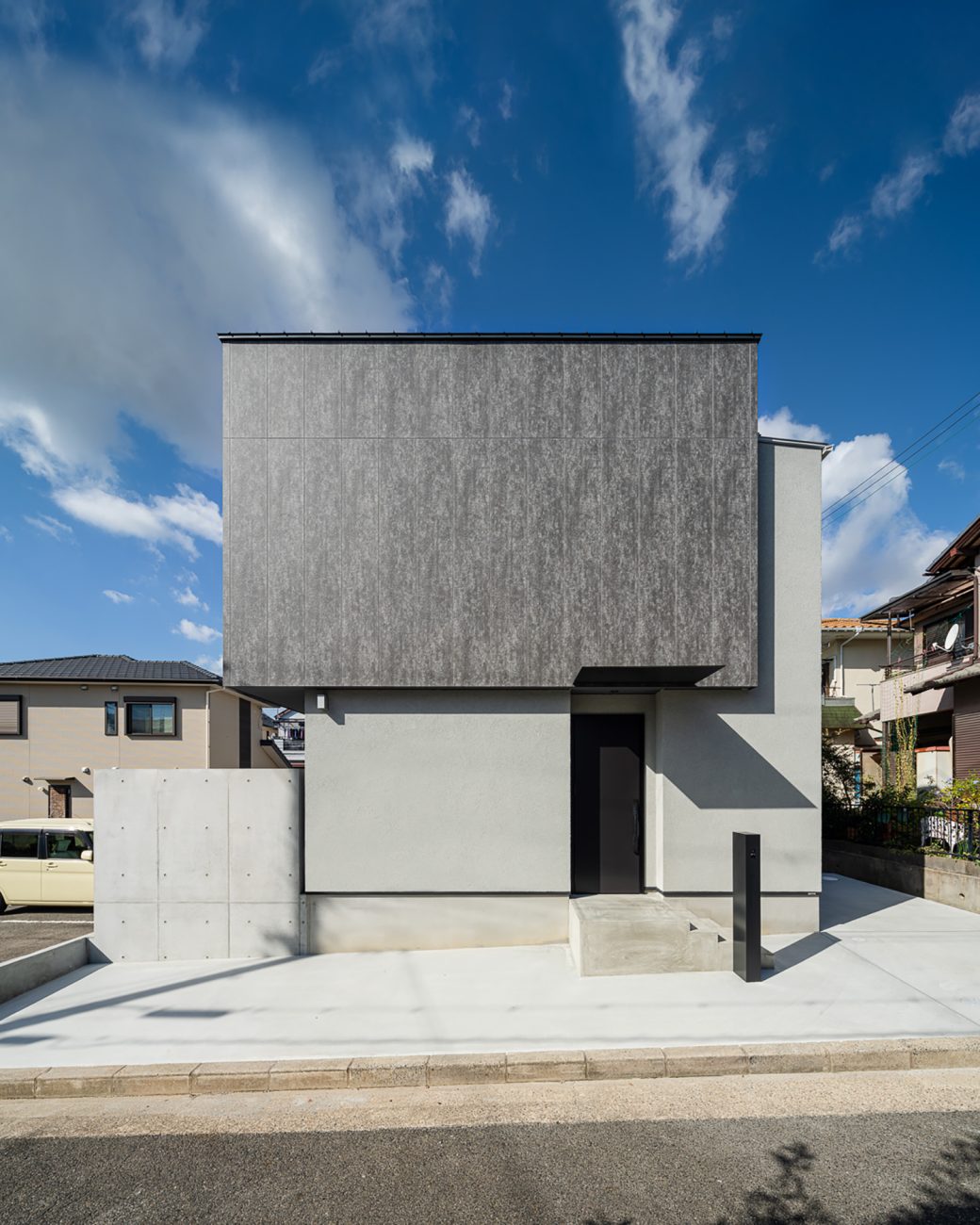 注文住宅『CASE731 あさもやのいえ』の建築実例・施⼯例の写真・建物外観全体 注文住宅・デザイン住宅建築実例_『CASE731 あさもやのいえ』_外観