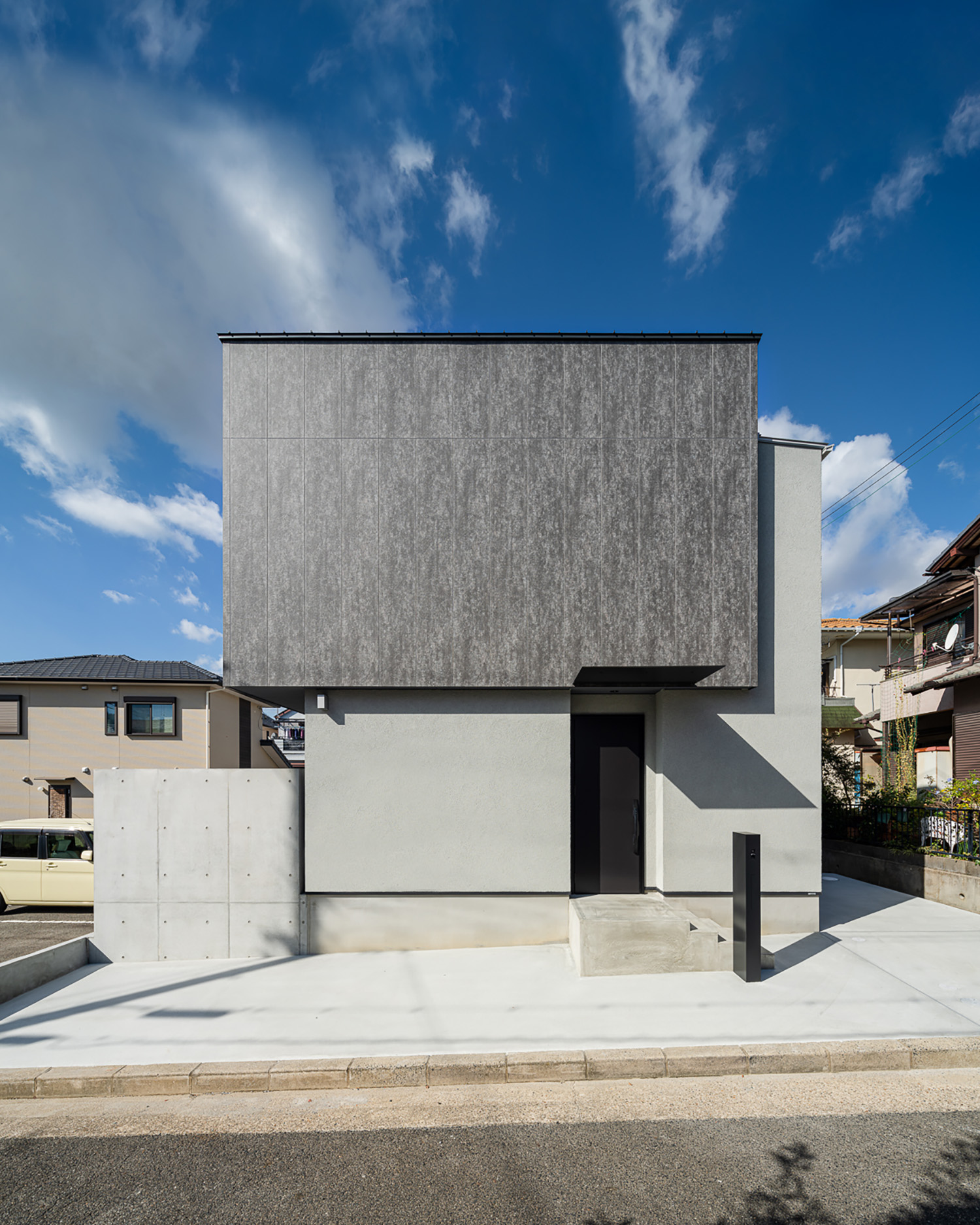 注文住宅『CASE731 あさもやのいえ』の建築実例・施⼯例の写真・建物外観全体 注文住宅・デザイン住宅建築実例_『CASE731 あさもやのいえ』_外観