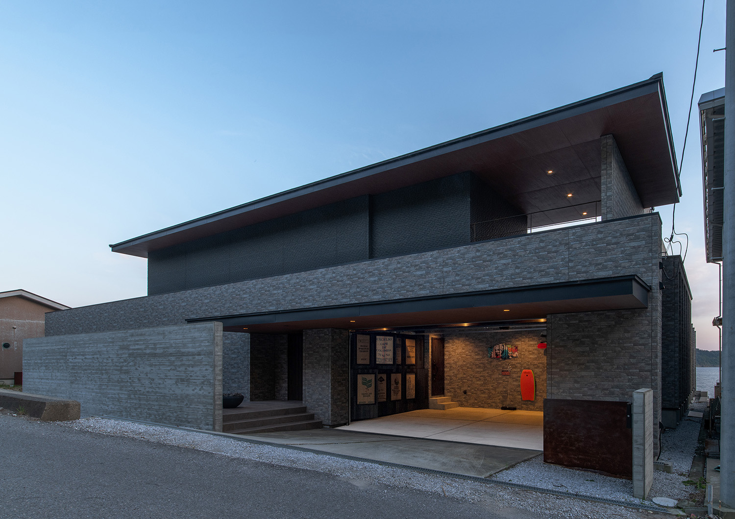 CASE733 Sea Side Residence