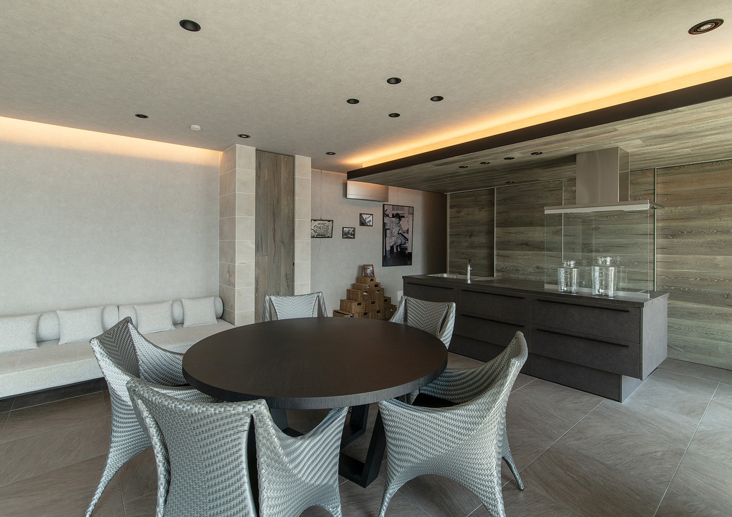 注文住宅・LDK・ダイニング・アイランドキッチン・海が見える 注文住宅・デザイン住宅建築実例_『CASE733 Sea Side Residence』_LDK