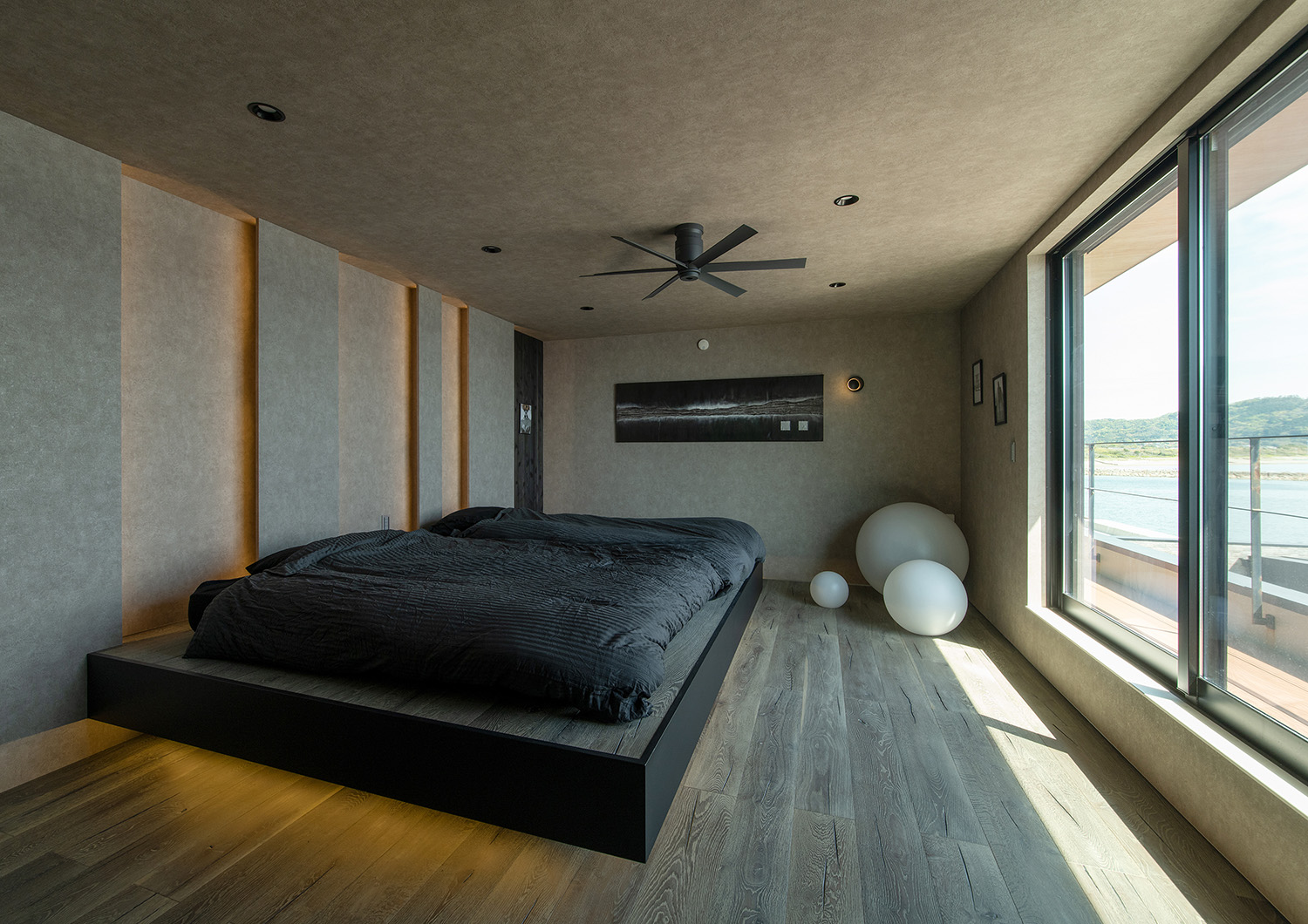 注文住宅・寝室・海が見える・オーシャンビュー・モダン・グレーを基調とした 注文住宅・デザイン住宅建築実例_『CASE733 Sea Side Residence』_寝室