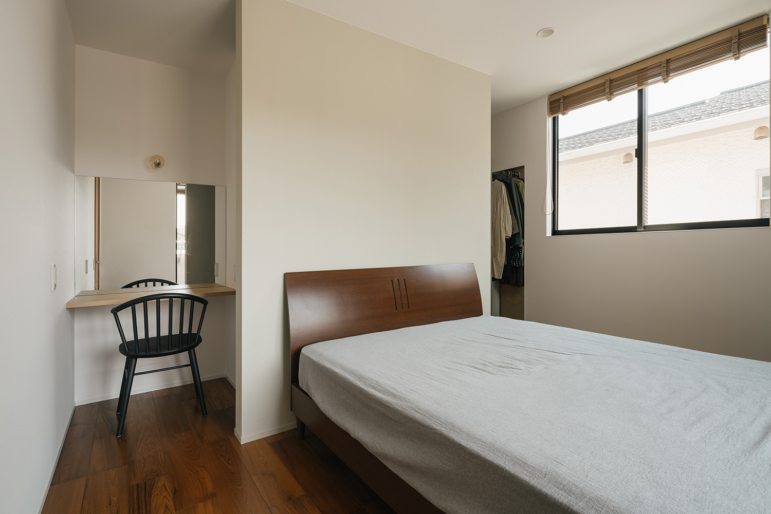 注文住宅・寝室・個室・壁付け机 注文住宅・デザイン住宅建築実例_『CASE735 brighted home』_寝室