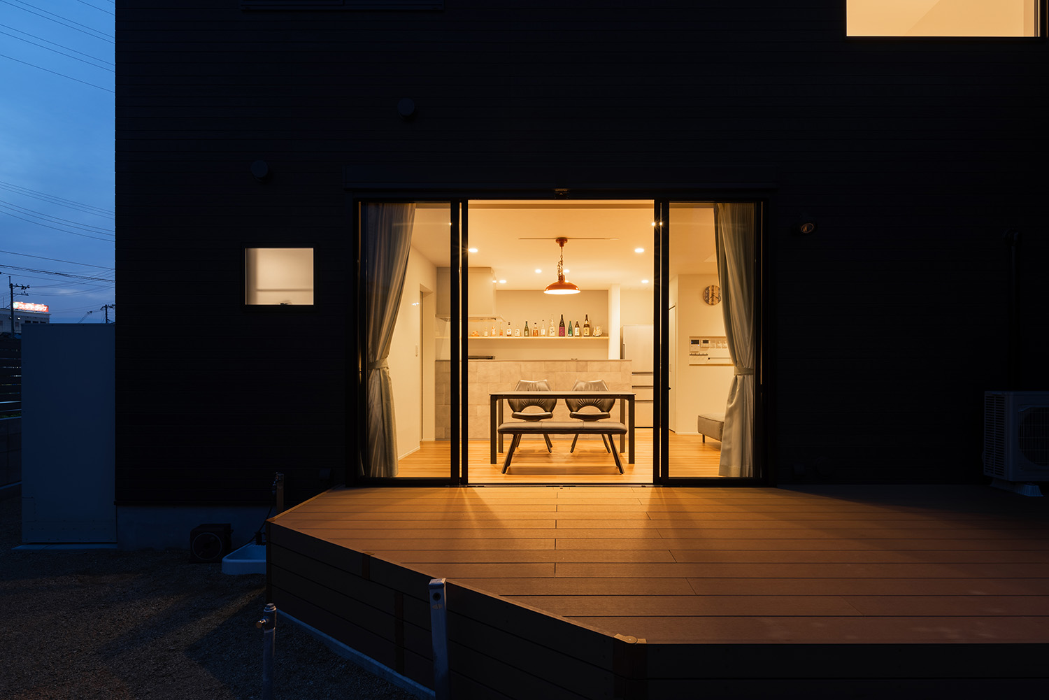 注文住宅・テラス・ウッドデッキ・ダイニング 注文住宅・デザイン住宅建築実例_『CASE734 黎明の家』_テラス・バルコニー