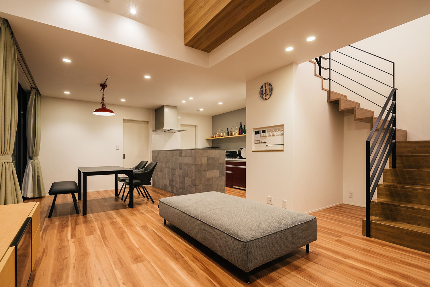 注文住宅・LDK・吹き抜け・リビングイン階段 注文住宅・デザイン住宅建築実例_『CASE734 黎明の家』_LDK