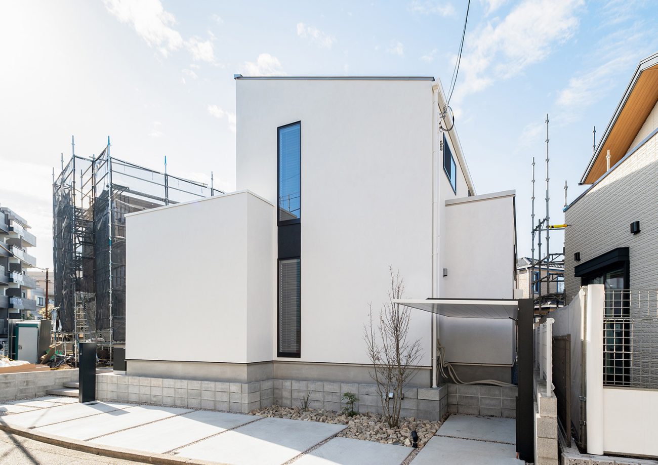 注文住宅・外観・シンプルな外観・スリット窓 注文住宅・デザイン住宅建築実例_『CASE737 RUSTIC』_外観