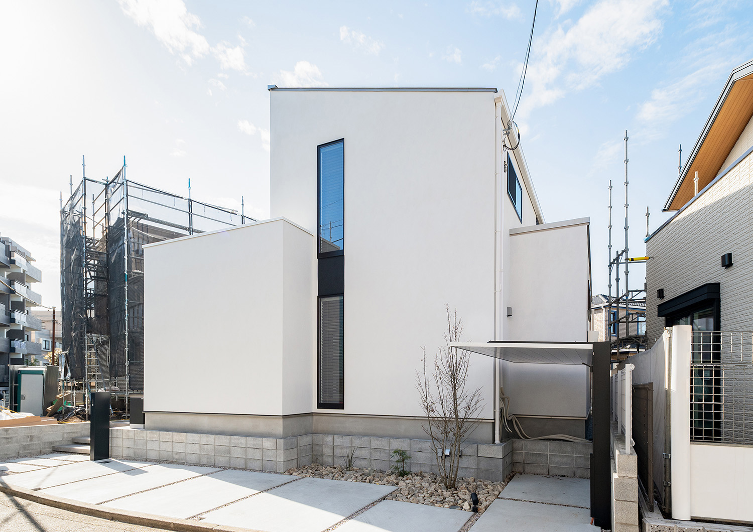 注文住宅・外観・シンプルな外観・スリット窓 注文住宅・デザイン住宅建築実例_『CASE737 RUSTIC』_外観