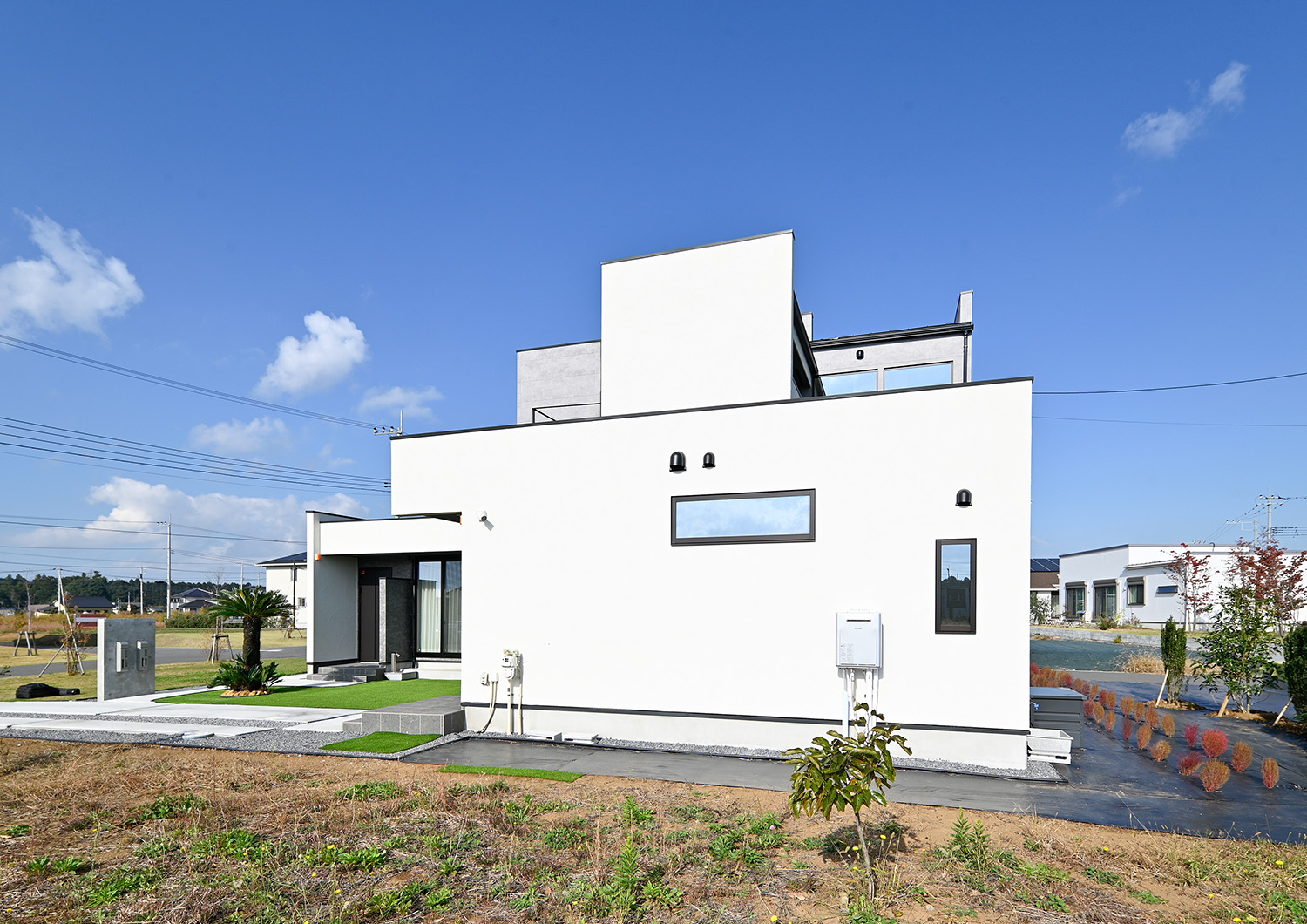 注文住宅・外観・一部二階建て・二世帯住宅 注文住宅・デザイン住宅建築実例_『CASE738 Grass field House』_外観