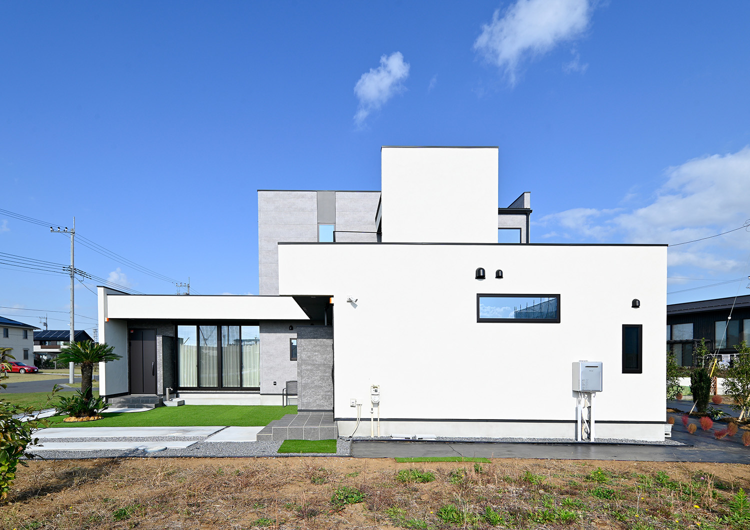 注文住宅・外観・一部二階建て・二世帯住宅 注文住宅・デザイン住宅建築実例_『CASE738 Grass field House』_外観