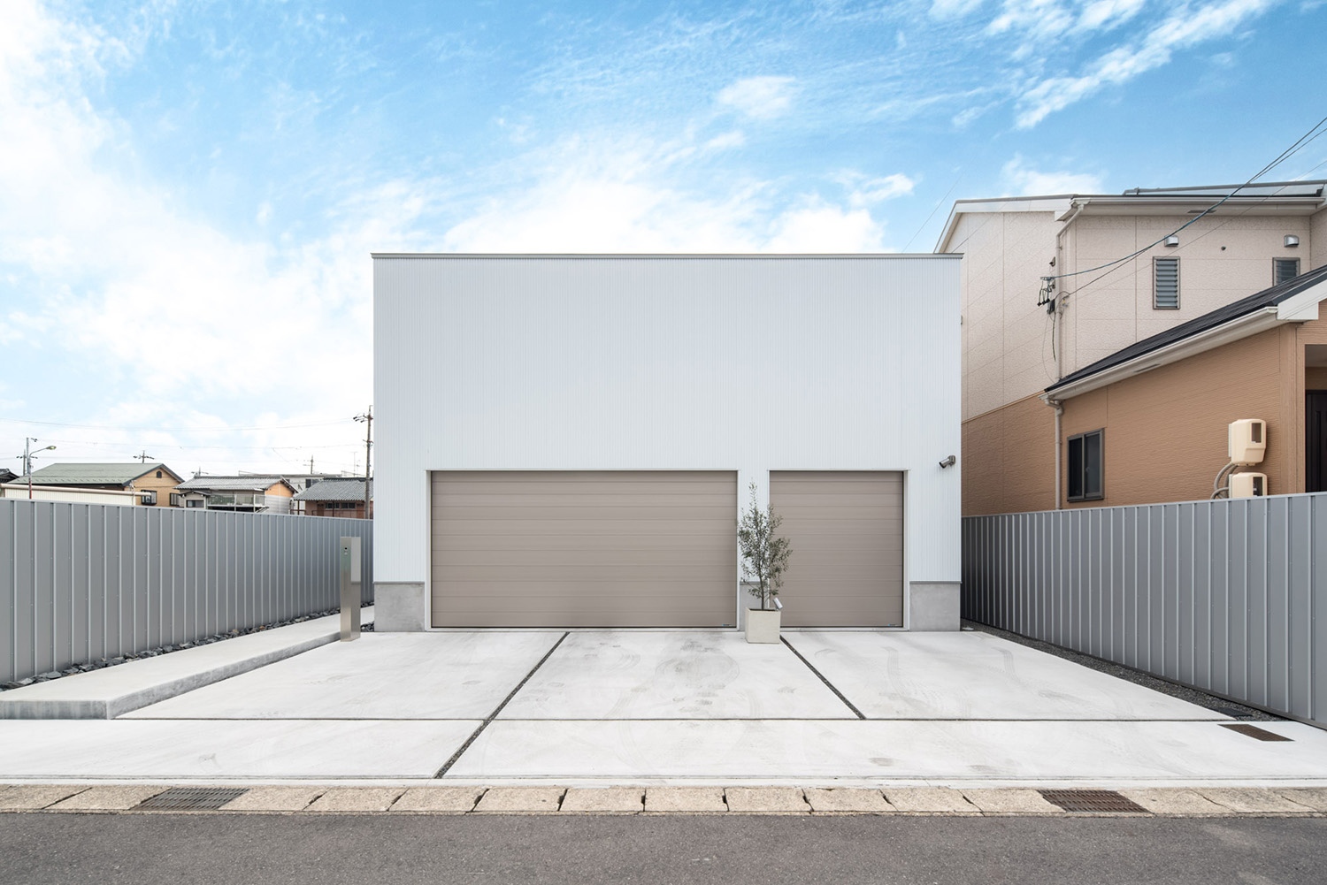 注文住宅『CASE739 like living in the sky』の建築実例・施⼯例の写真・建物外観全体 注文住宅・デザイン住宅建築実例_『CASE739 like living in the sky』_外観