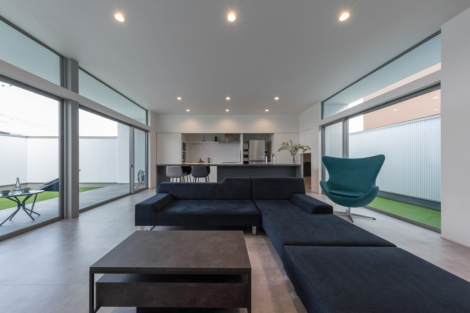 注文住宅・LDK・リビング・大きな窓のあるリビング 注文住宅・デザイン住宅建築実例_『CASE739 like living in the sky』_LDK