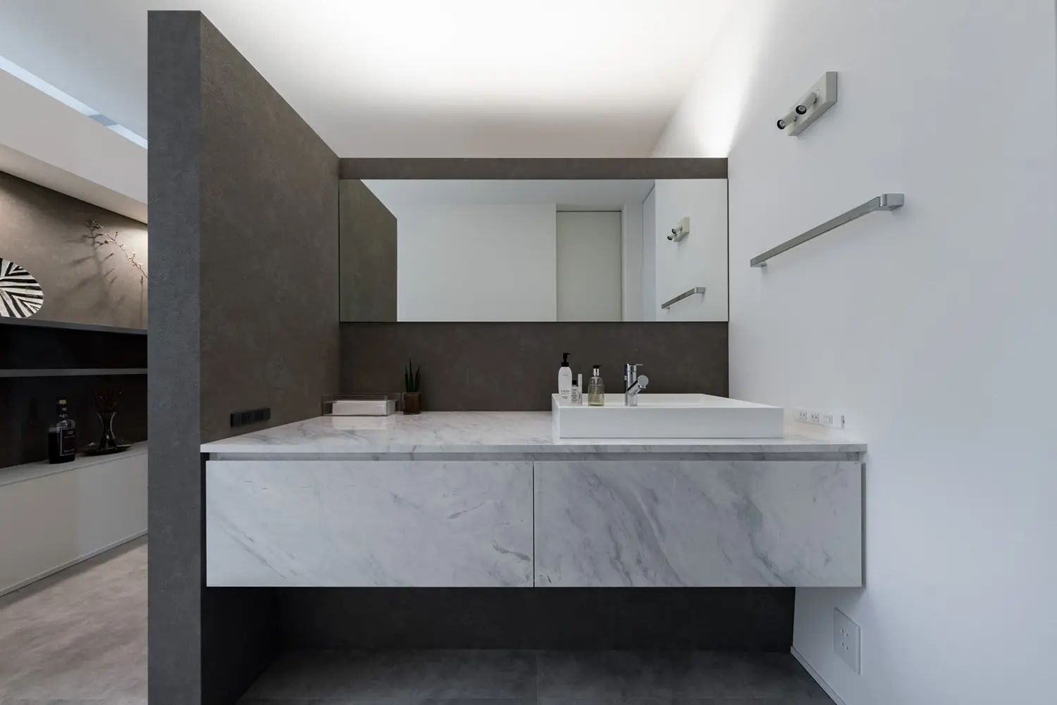 ホテルライクな造作洗面台