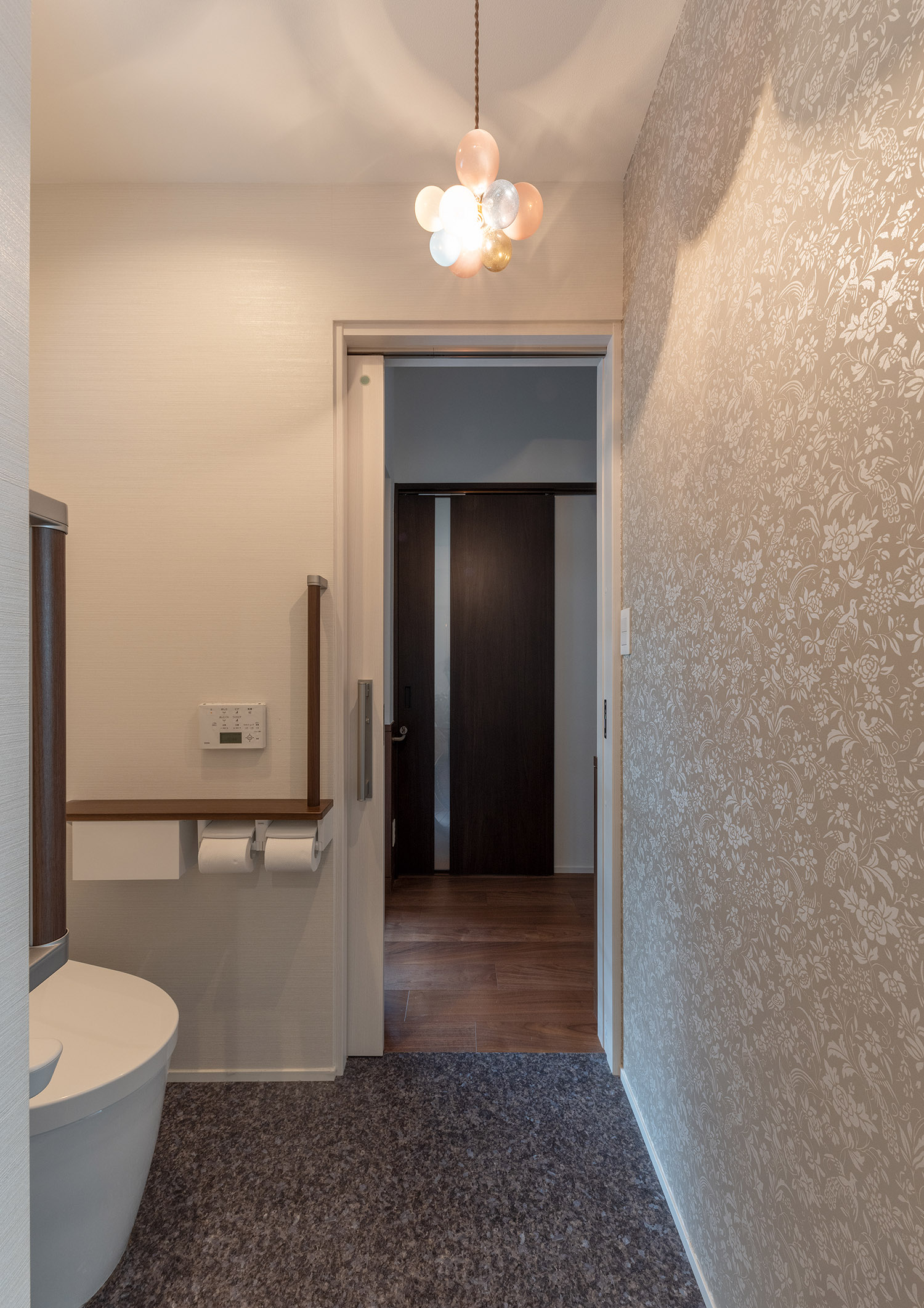 注文住宅・トイレ・平屋・バリアフリー住宅・引き戸 注文住宅・デザイン住宅建築実例_『CASE740 光とともに』_トイレ