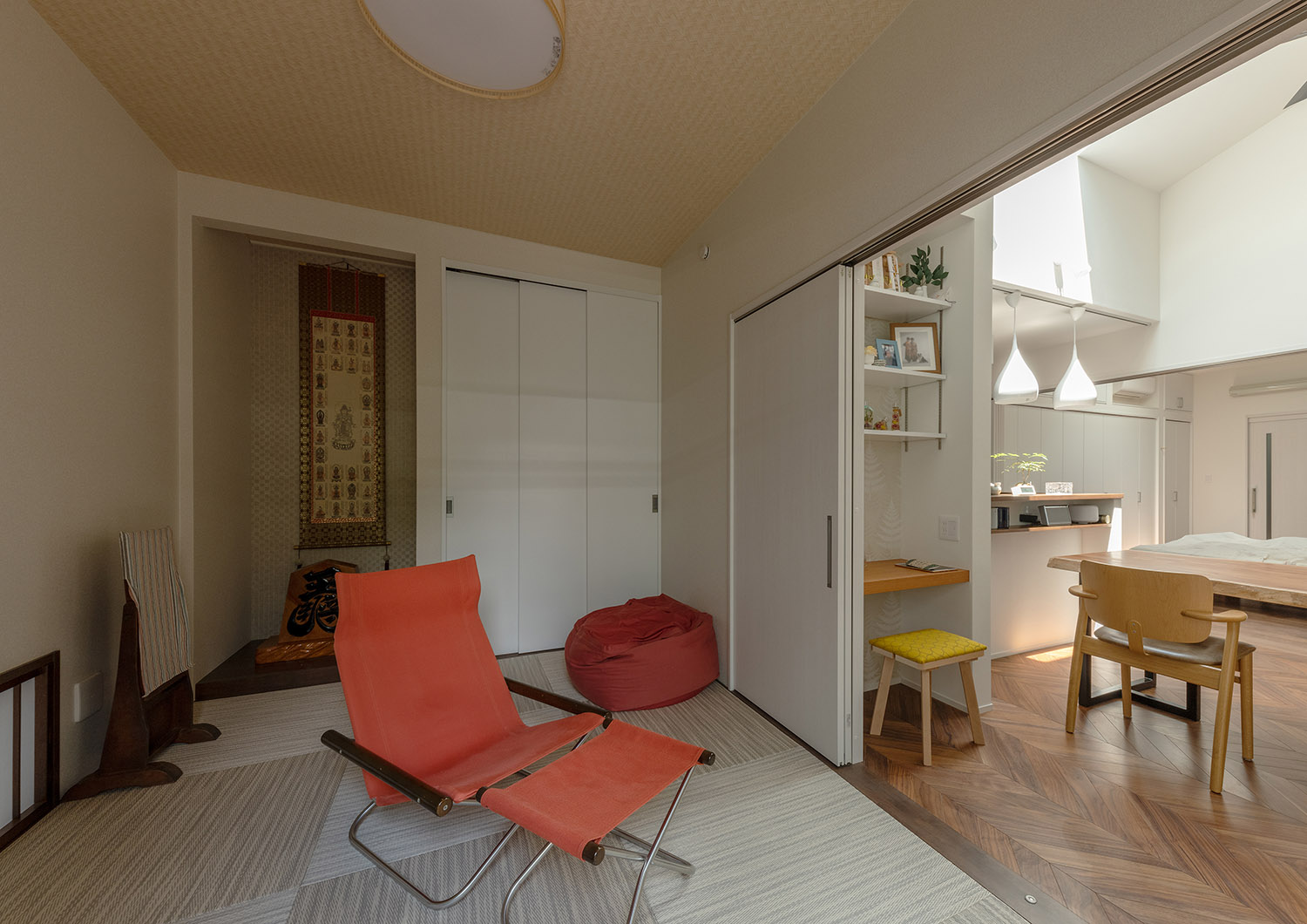 注文住宅・和室・平屋・バリアフリー住宅・床の間・引き戸でつながる 注文住宅・デザイン住宅建築実例_『CASE740 光とともに』_和室