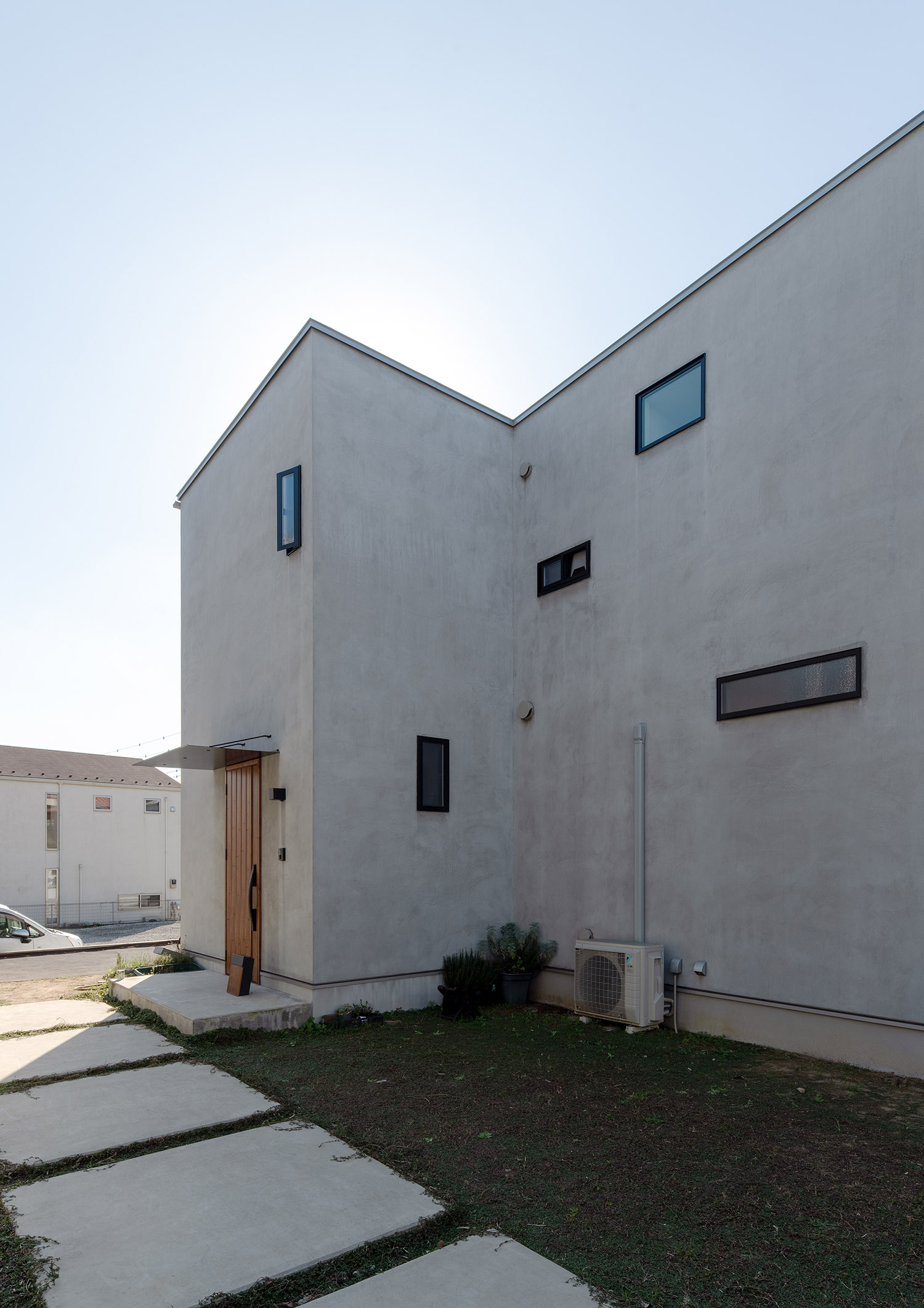 注文住宅・外観・モルタルの外観・グレーの外観 注文住宅・デザイン住宅建築実例_『CASE741 モルタライク』_外観