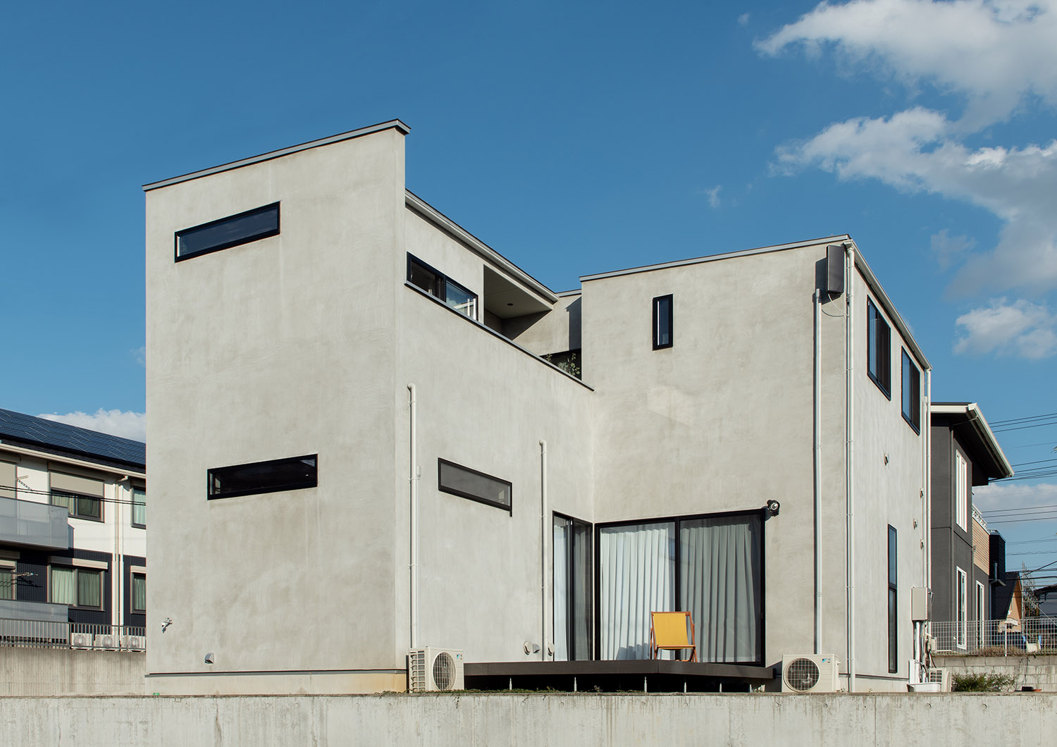 注文住宅・外観・モルタルの外観・グレーの外観 注文住宅・デザイン住宅建築実例_『CASE741 モルタライク』_外観