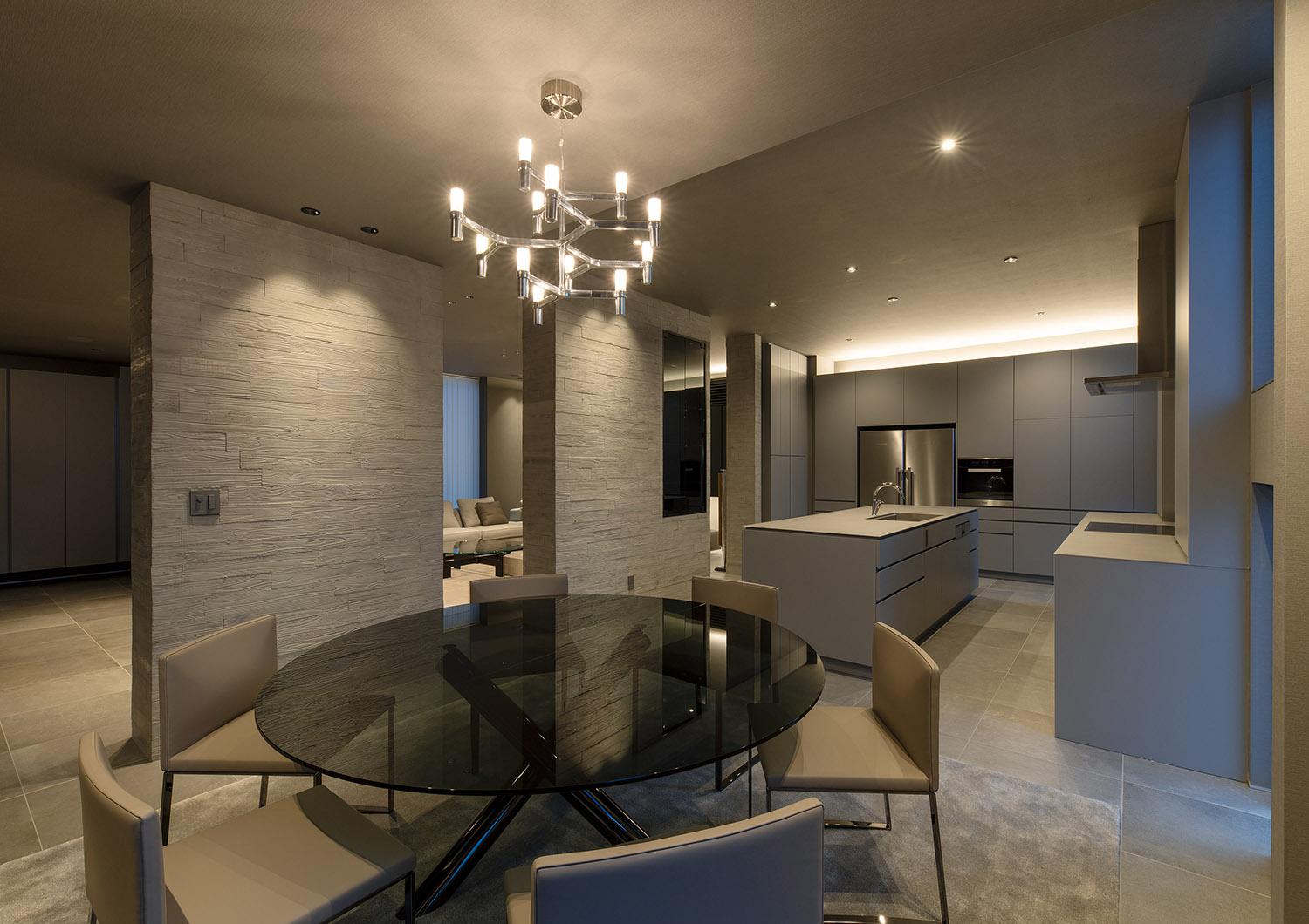 注文住宅・LDK・ダイニングキッチン・カウンターキッチン・Ⅱ型キッチン・グレー 注文住宅・デザイン住宅建築実例_『CASE744 CAVE』_LDK