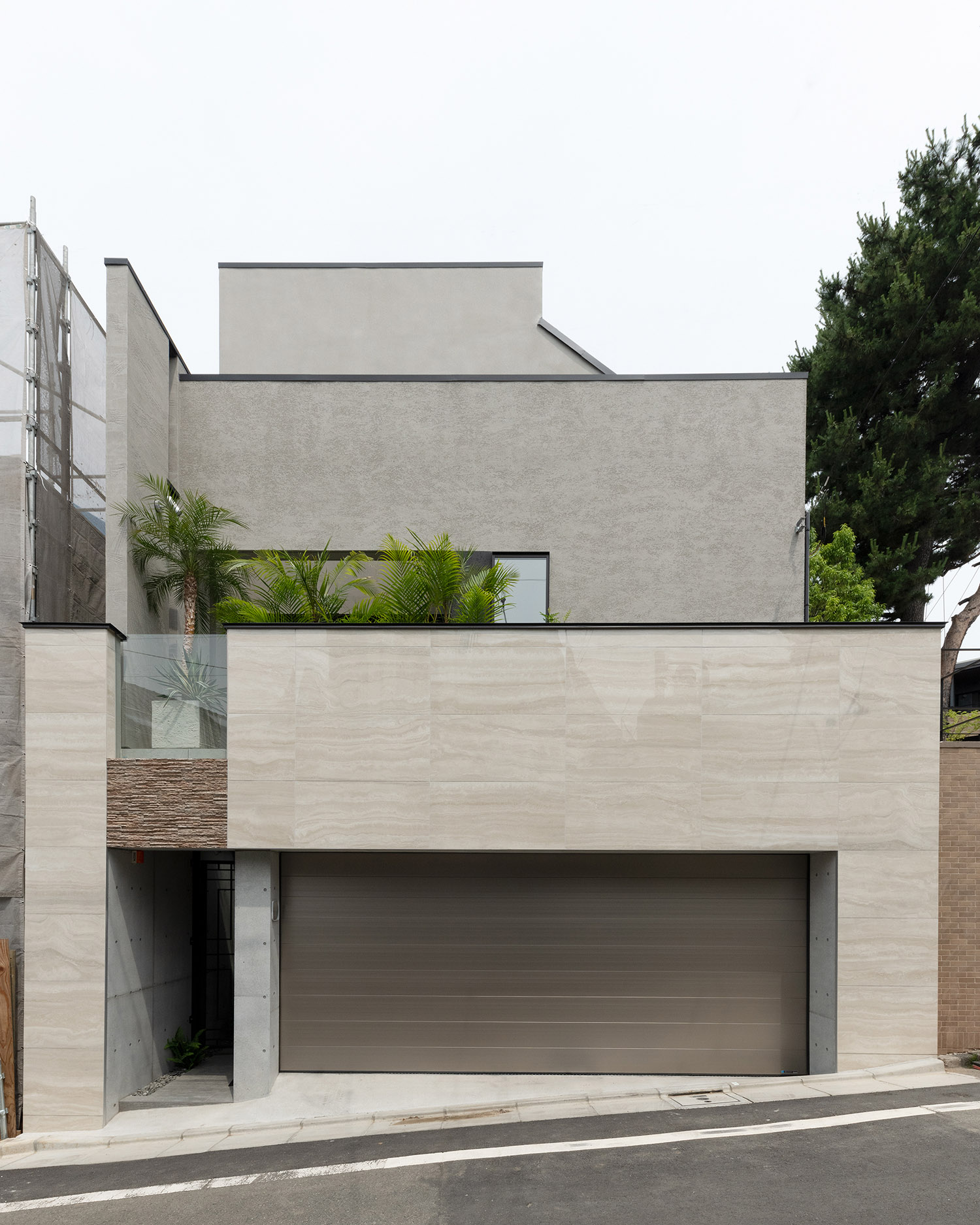 注文住宅『CASE745 自由が丘の家』の建築実例・施⼯例の写真・建物外観全体 注文住宅・デザイン住宅建築実例_『CASE745 自由が丘の家』_外観