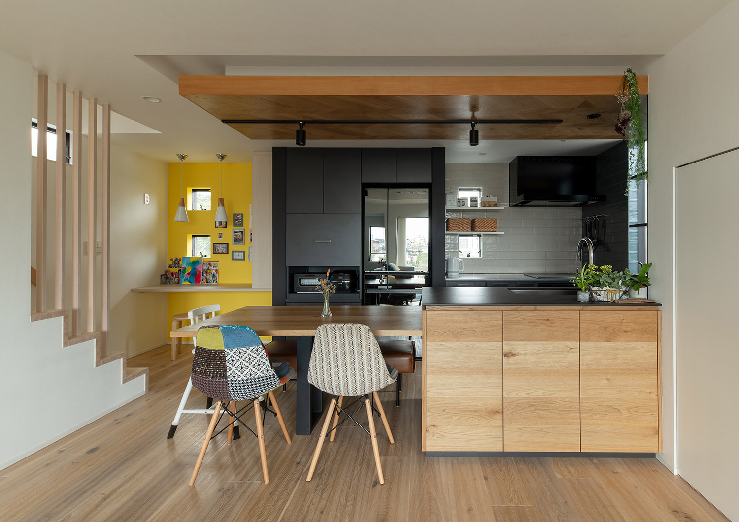 注文住宅・LDK・キッチン・一体型キッチン・ナチュラル 注文住宅・デザイン住宅建築実例_『CASE746 outlook』_LDK