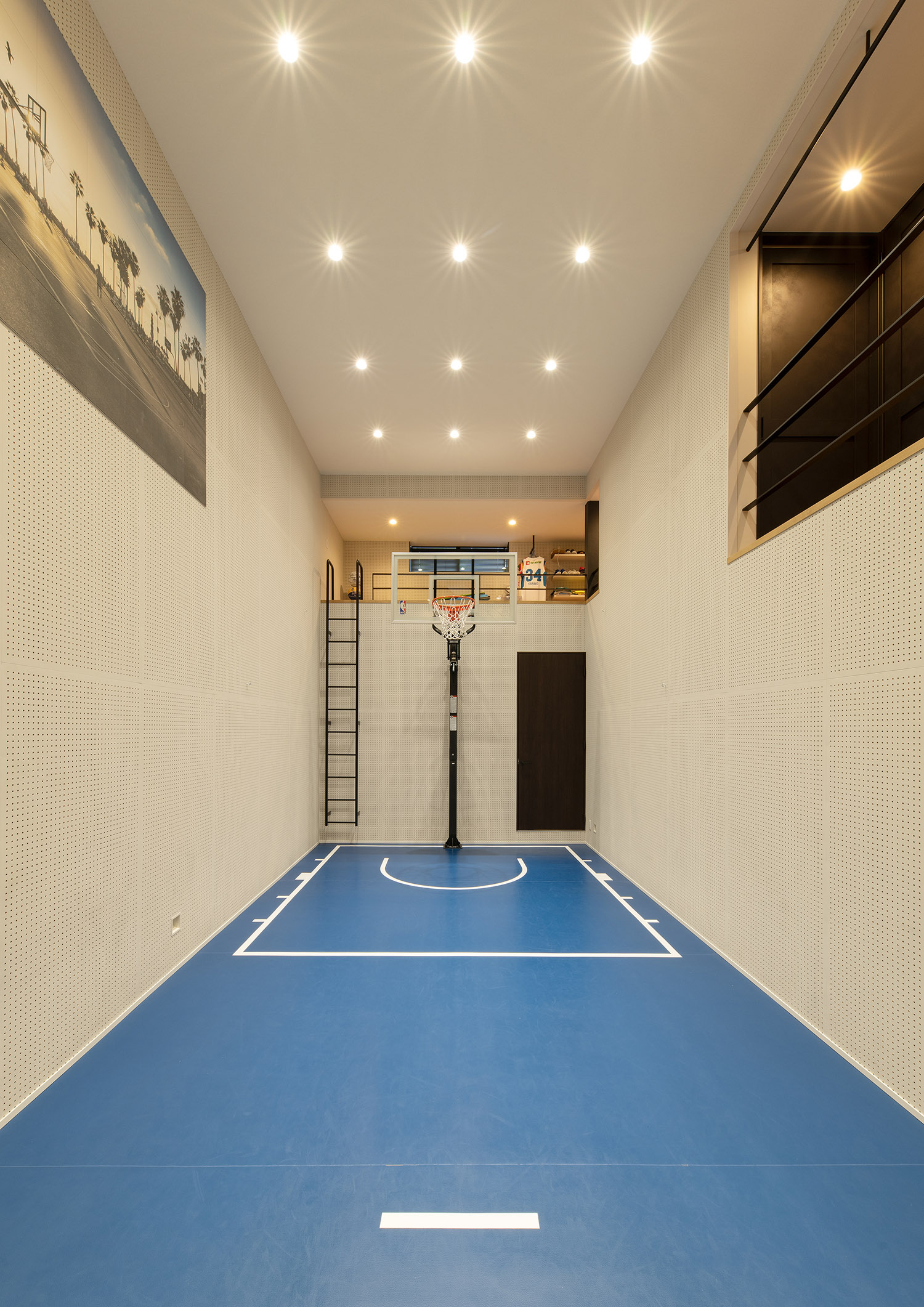 家の中にあるバスケットコート・フリーダムアーキテクツの事例 注文住宅・デザイン住宅建築実例_『CASE748 バスケットコートのある家』_バスケットコート