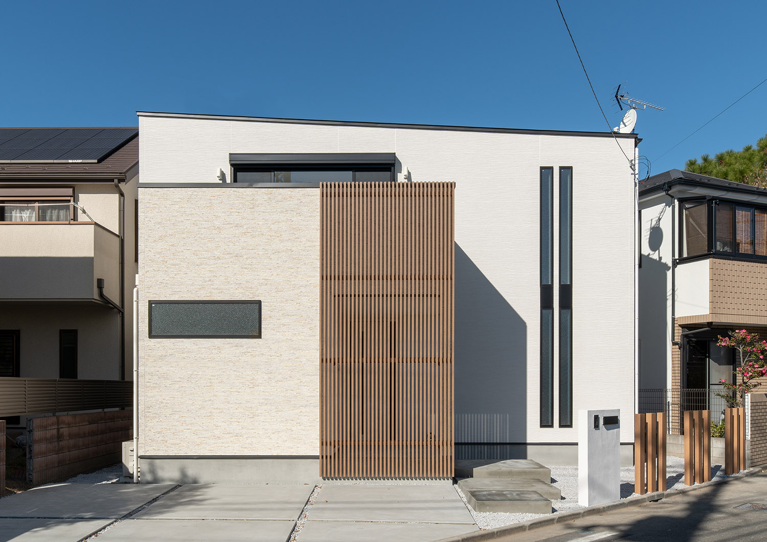 注文住宅『CASE752 as CANVAS』の建築実例・施⼯例の写真・建物外観全体 注文住宅・デザイン住宅建築実例_『CASE752 as CANVAS』_外観