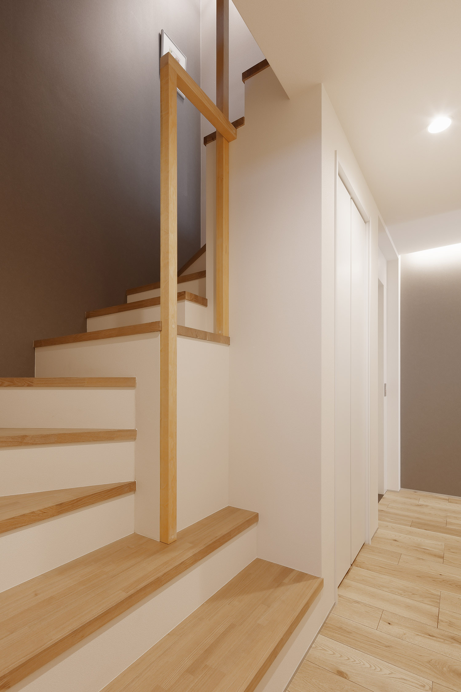 木製の螺旋の箱型階段・デザイン住宅 注文住宅・デザイン住宅建築実例_『CASE766 ハコ/ラセン』_階段