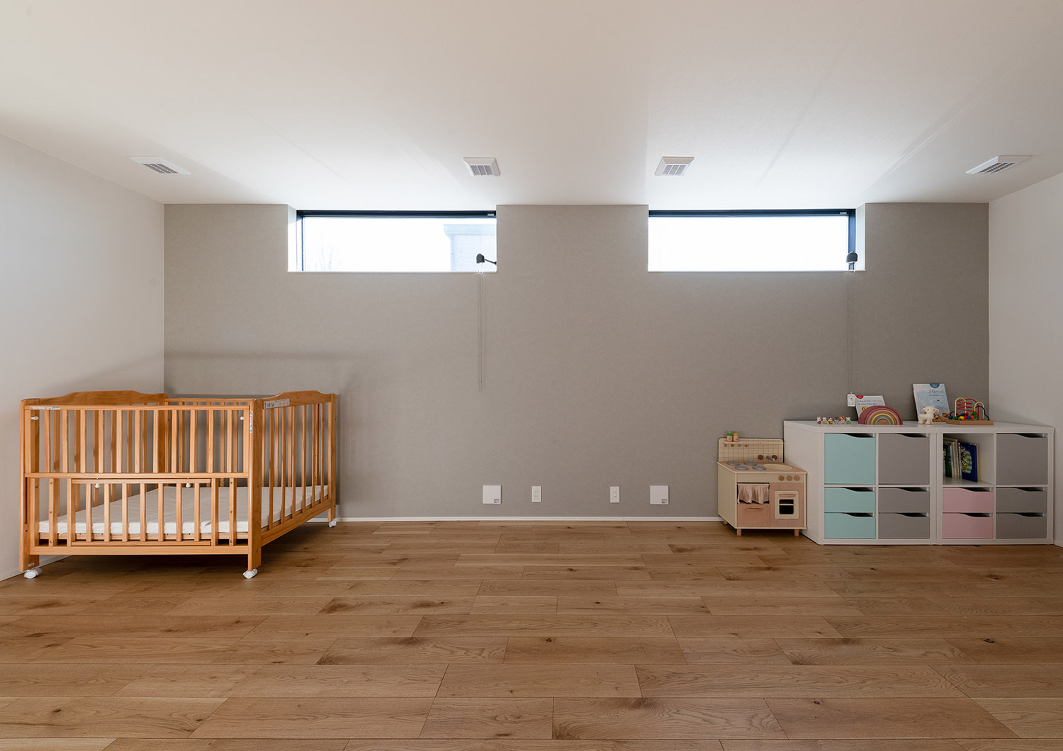 左右対称の子供部屋・デザイン住宅 注文住宅・デザイン住宅建築実例_『CASE771 VOIDS』_子供部屋