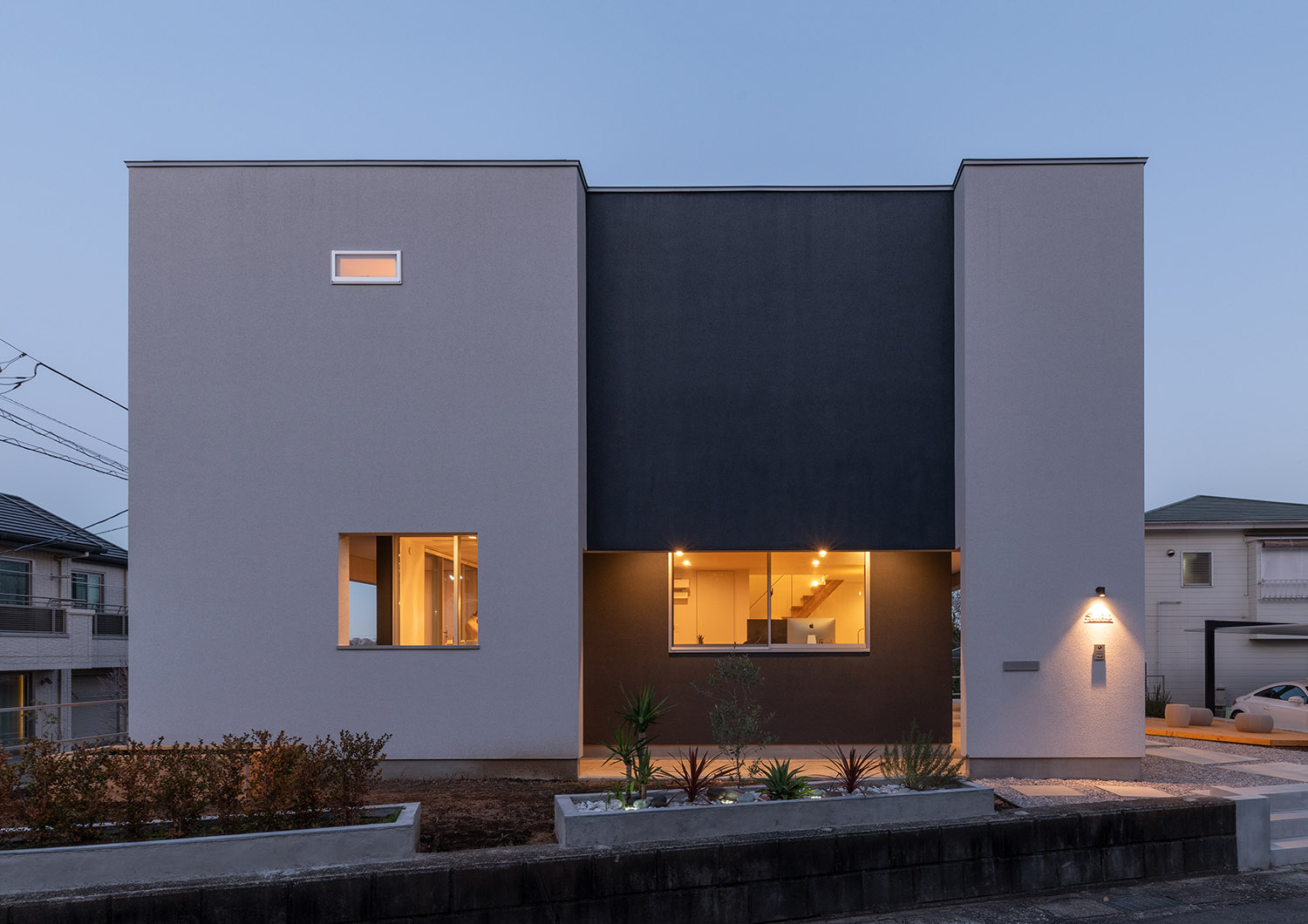 モノトーンでスクエアな外観の家・デザイン住宅 注文住宅・デザイン住宅建築実例_『CASE775 二色の陽射し』_外観