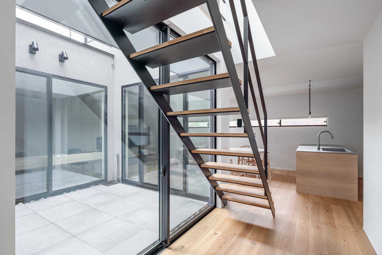 CASE777 EN HOUSE 階段