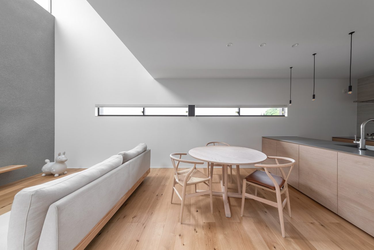 CASE777 開放的な吹き抜けリビングのある家2