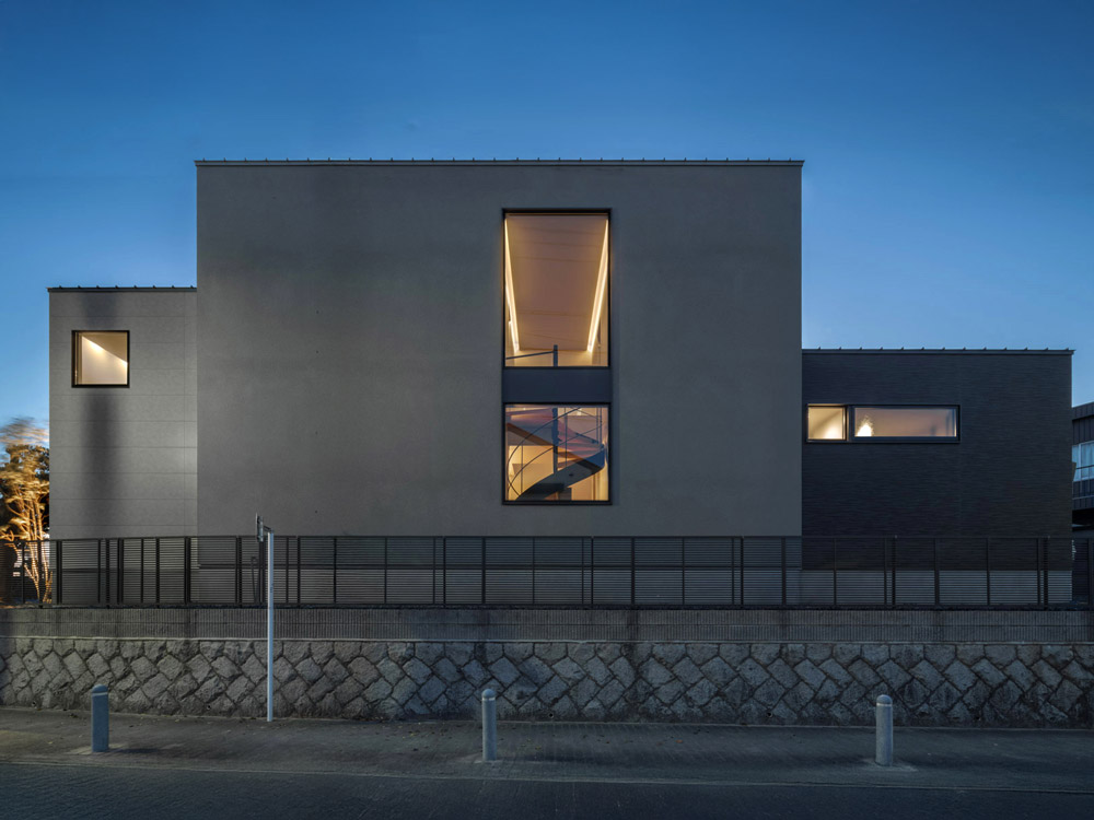 デザイン住宅建築実例_外観・注文住宅『CASE780 Isn't it nice?』の建築実例・施⼯例の写真・建物外観全体