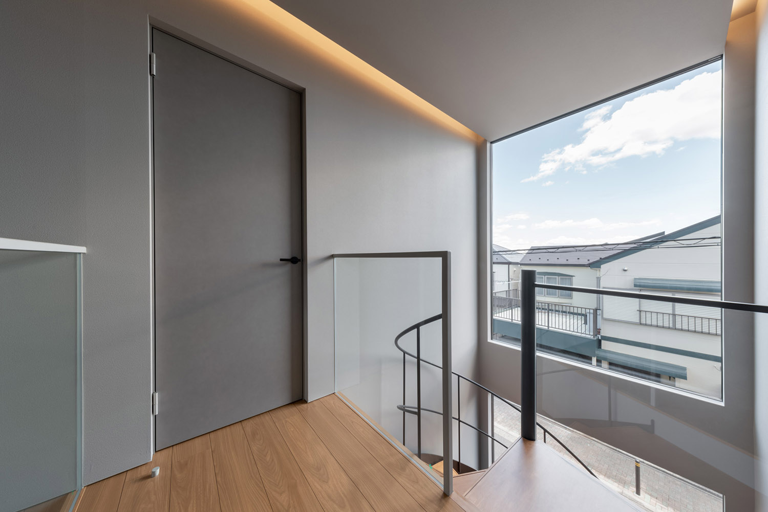 デザイン住宅建築実例_廊下・注文住宅『CASE780 Isn't it nice?』の建築実例・施⼯例の写真