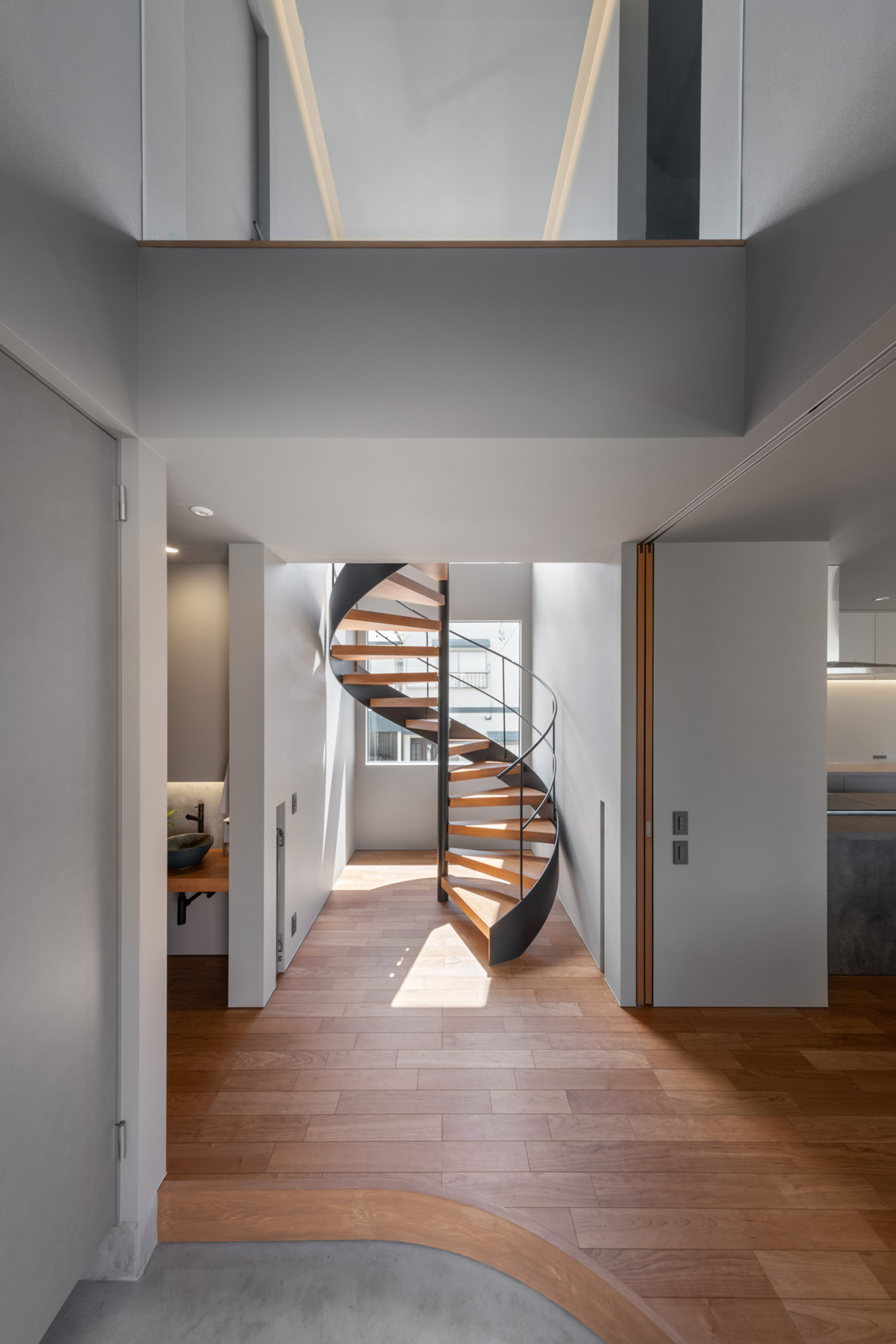 デザイン住宅建築実例_玄関・注文住宅『CASE780 Isn't it nice?』の建築実例・施⼯例の写真