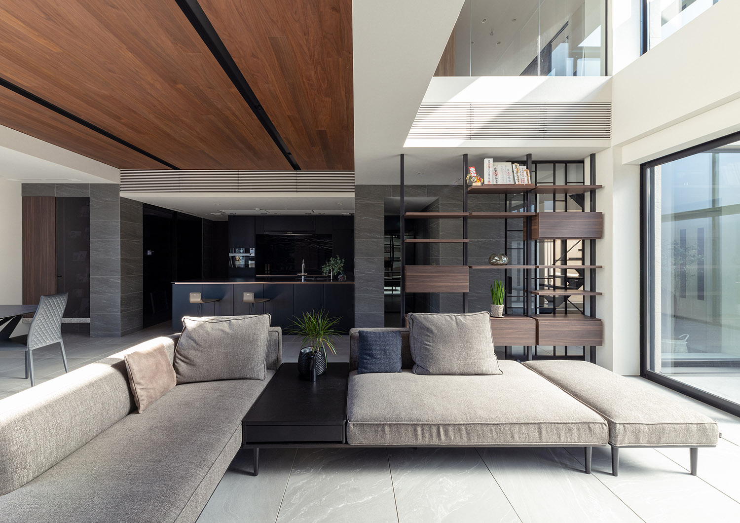 デザイン住宅建築実例_LDK・注文住宅『CASE781 天地を紡ぐ家』の建築実例・施⼯例の写真