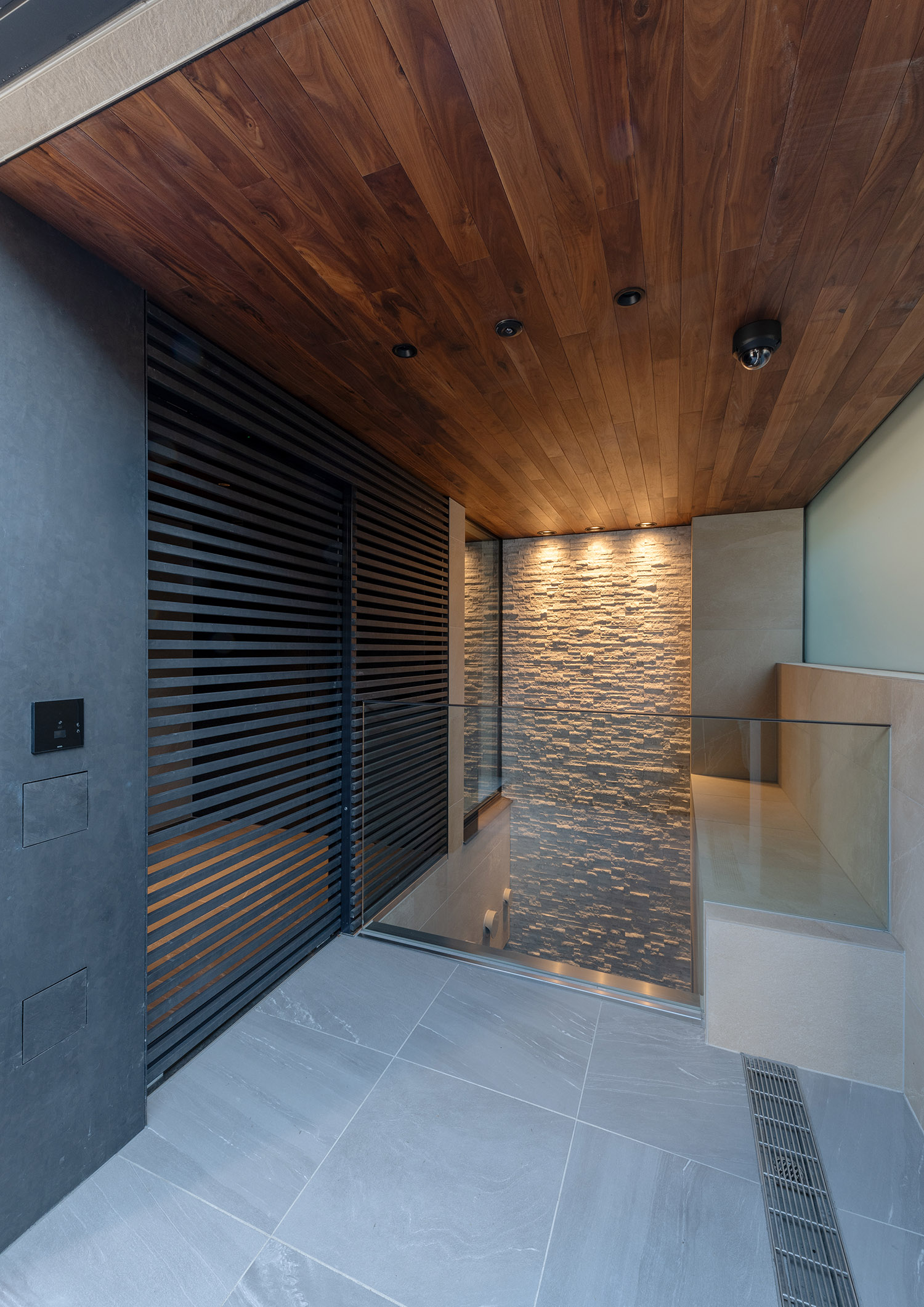 デザイン住宅建築実例_外観・注文住宅『CASE781 天地を紡ぐ家』の建築実例・施⼯例の写真・建物外観全体