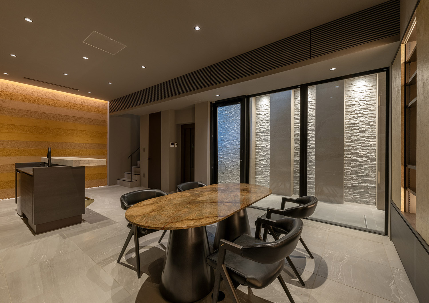 デザイン住宅建築実例_パーティールーム・注文住宅『CASE781 天地を紡ぐ家』の建築実例・施⼯例の写真