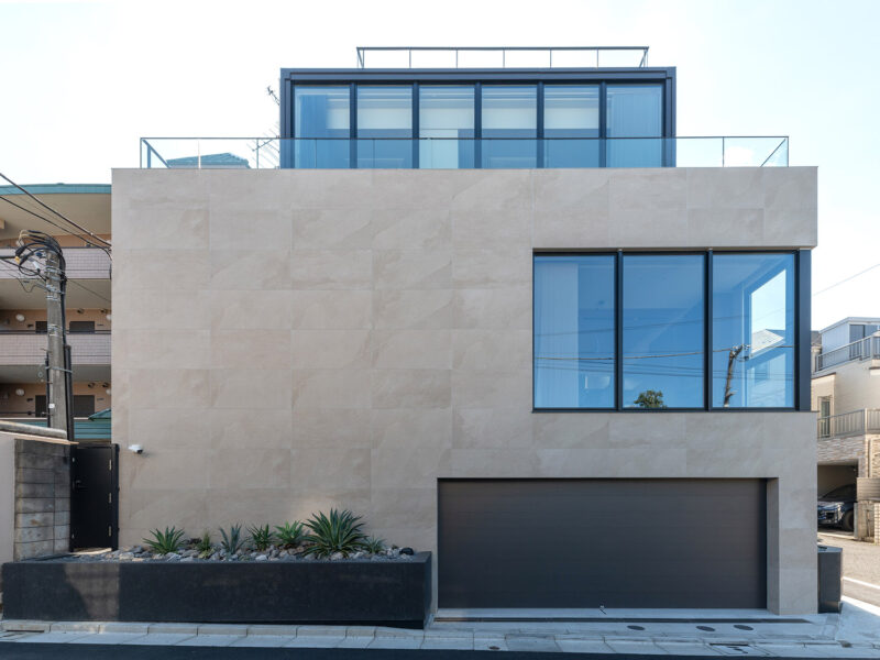 車2台分のスペースがあるガレージハウス