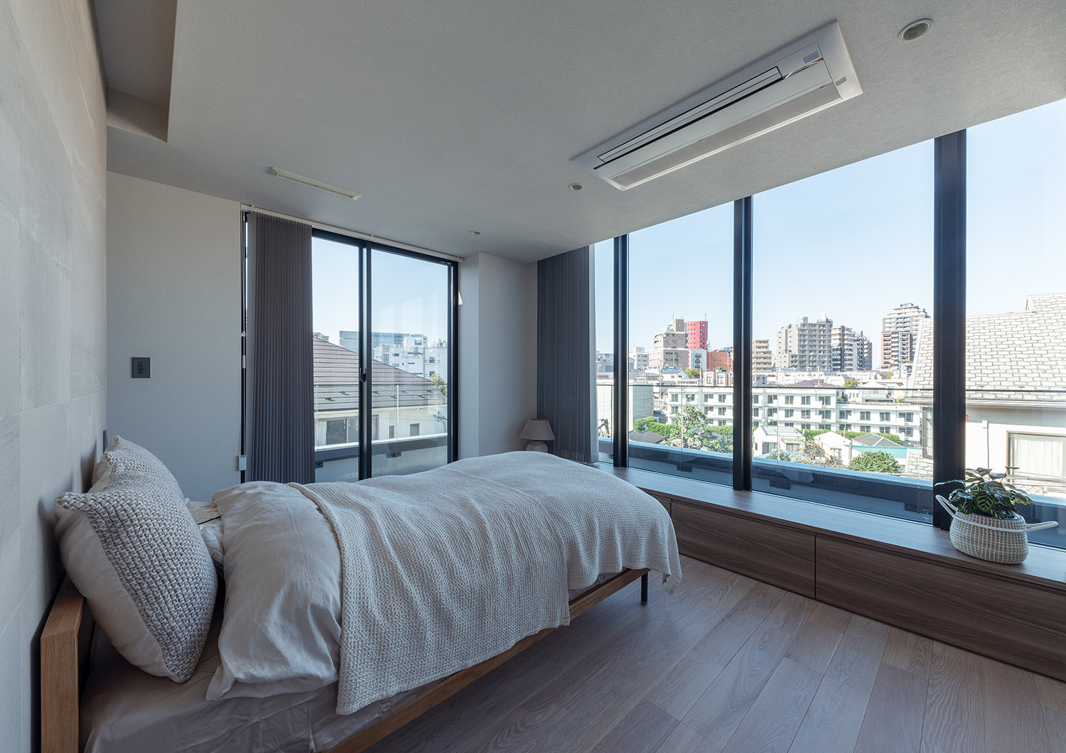 デザイン住宅建築実例_寝室・注文住宅『CASE781 天地を紡ぐ家』の建築実例・施⼯例の写真