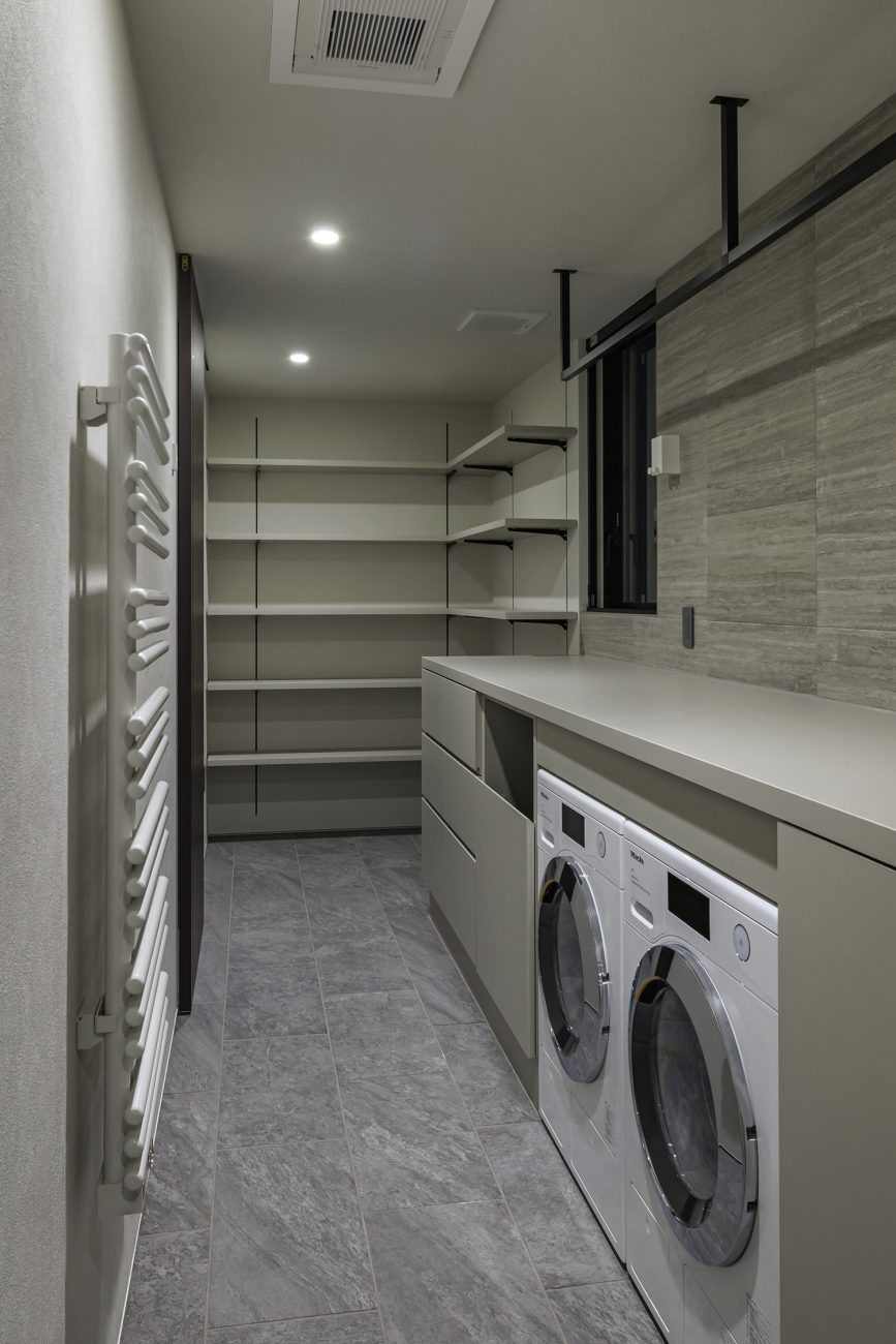 デザイン住宅建築実例_浴室・洗面所・注文住宅『CASE781 天地を紡ぐ家』の建築実例・施⼯例の写真