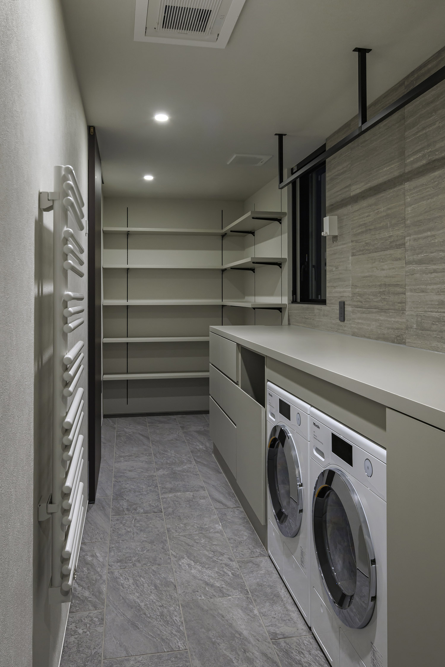 デザイン住宅建築実例_浴室・洗面所・注文住宅『CASE781 天地を紡ぐ家』の建築実例・施⼯例の写真