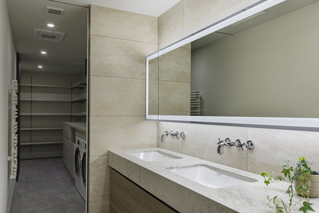 デザイン住宅建築実例_浴室・洗面所・注文住宅『CASE781 天地を紡ぐ家』の建築実例・施⼯例の写真