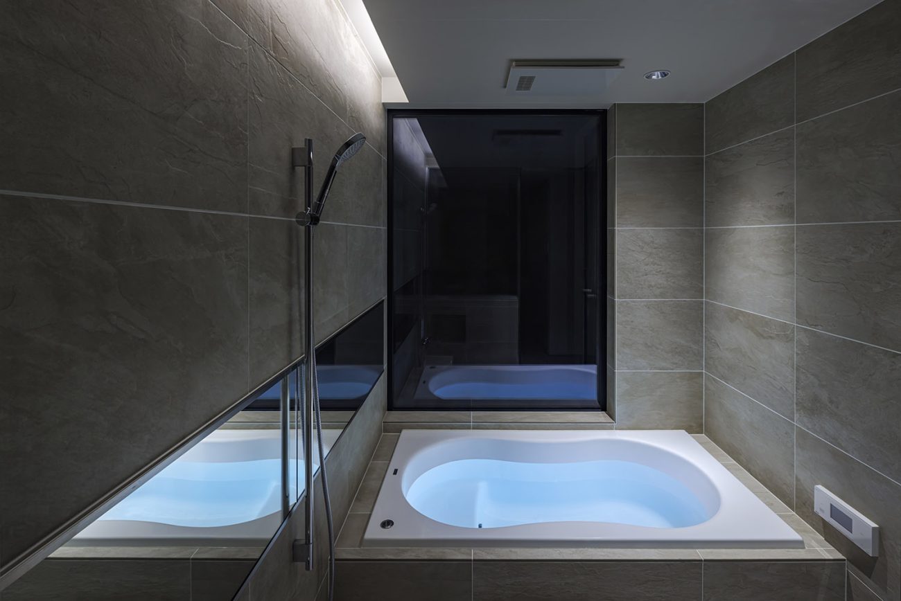 デザイン住宅建築実例_浴室・洗面所・注文住宅『CASE781 天地を紡ぐ家』の建築実例・施⼯例の写真