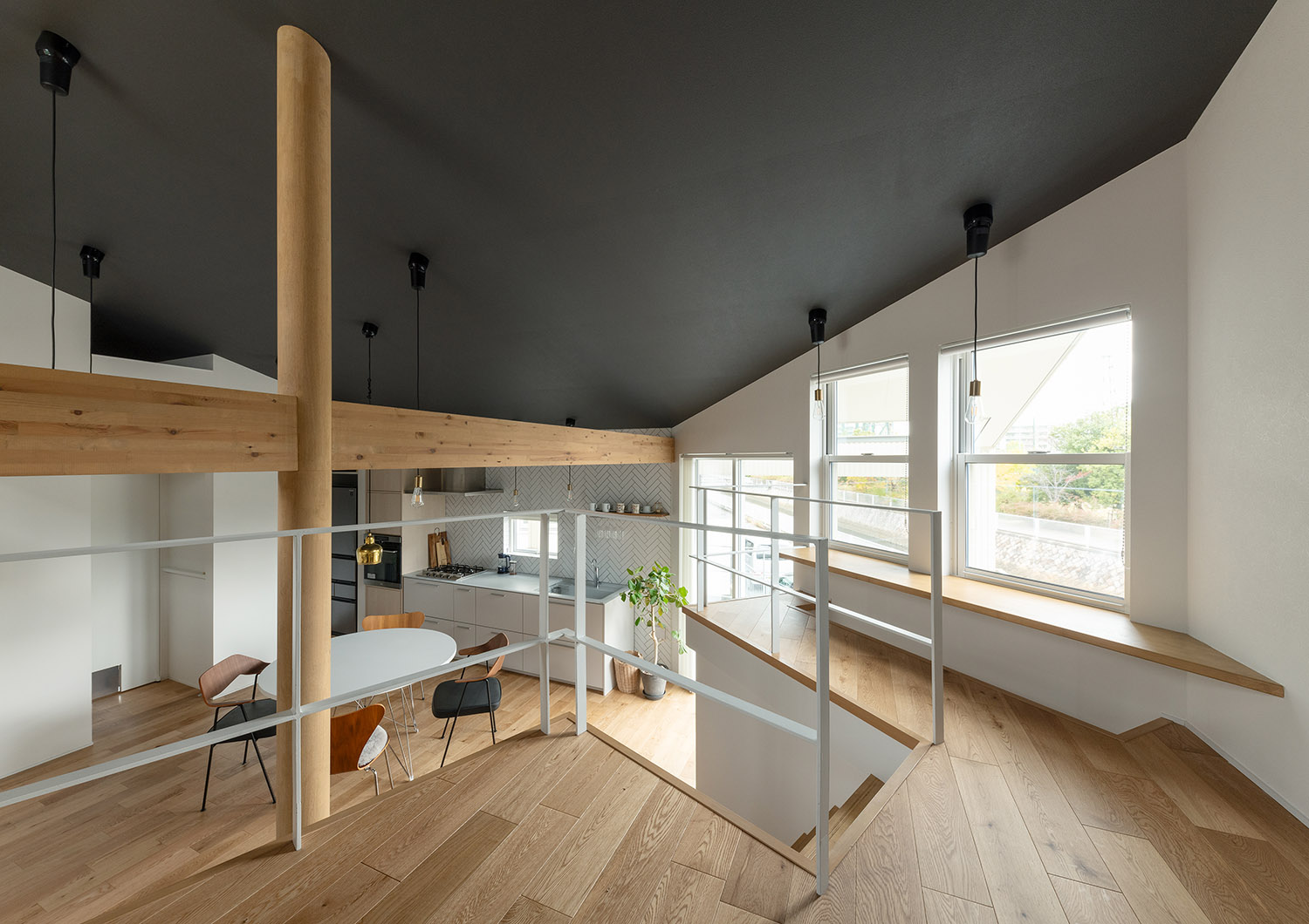 デザイン住宅建築実例_外観・注文住宅『CASE782 ねこと暮らす家』の建築実例・施⼯例の写真・建物_LDK