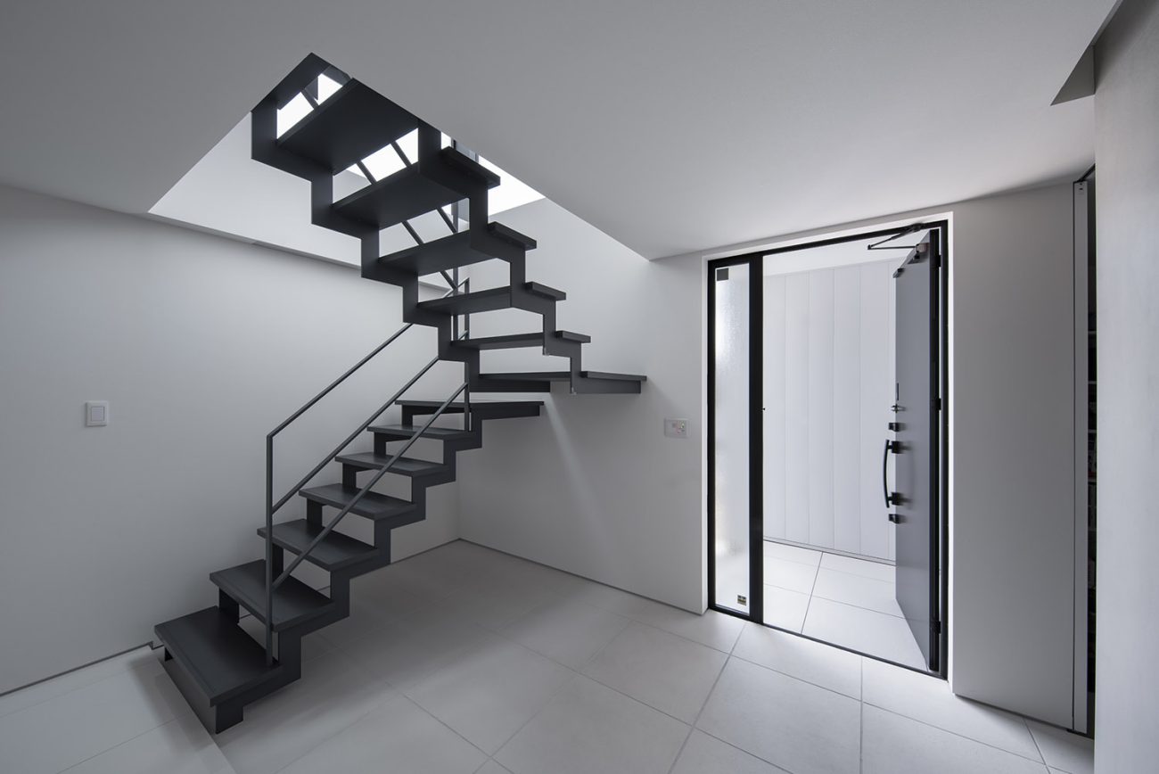 デザイン住宅建築実例_外観・注文住宅『CASE783 Refined』の建築実例・施⼯例の写真_玄関