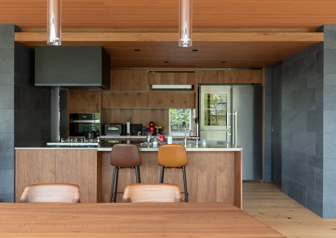 デザイン住宅建築実例_外観・注文住宅『CASE784 贅と静』の建築実例・施⼯例の写真_キッチン