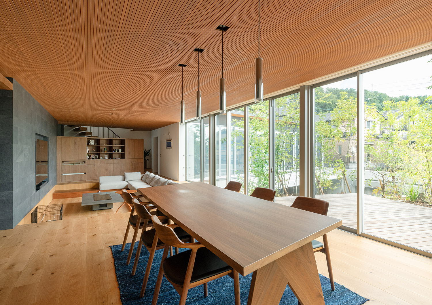 デザイン住宅建築実例_外観・注文住宅『CASE784 贅と静』の建築実例・施⼯例の写真_LDK