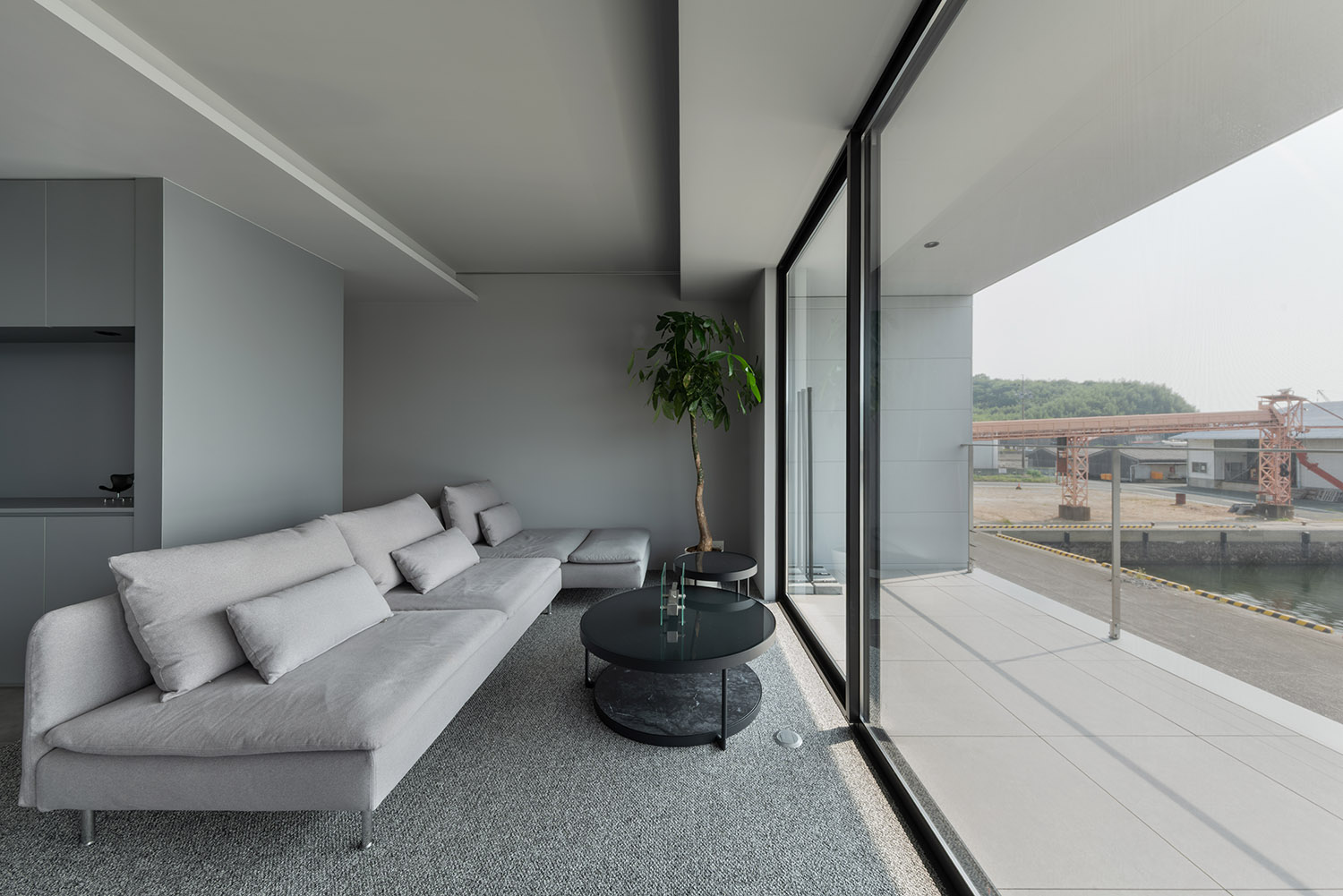 デザイン住宅建築実例_外観・注文住宅『CASE785 凪の邸』の建築実例・施⼯例の写真_LDK